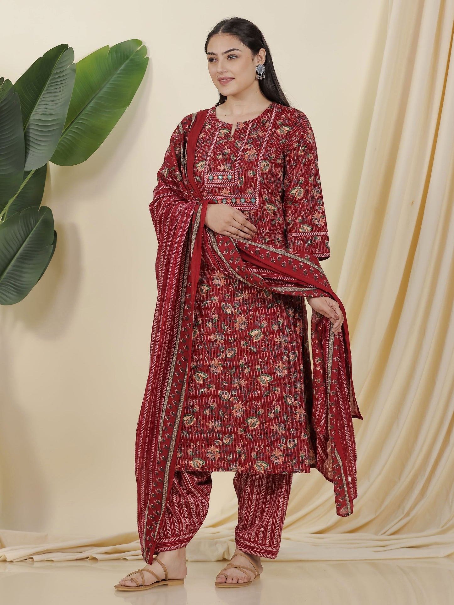 Embroidered Kantha Cotton Floral Straight Maroon Kurta