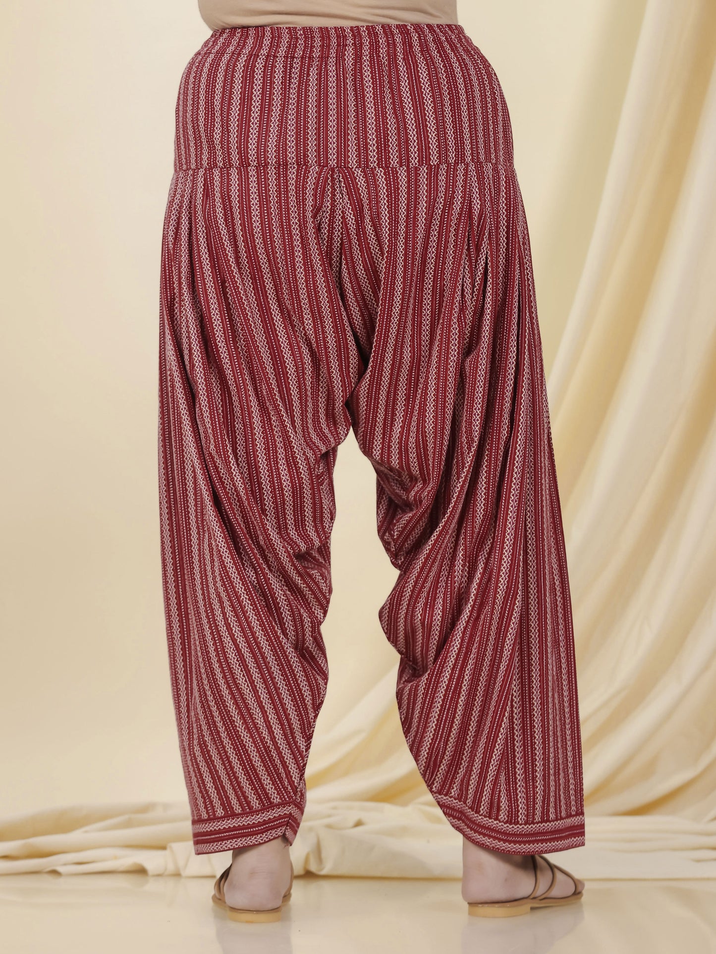 Embroidered Kantha Cotton Floral Straight Maroon Kurta