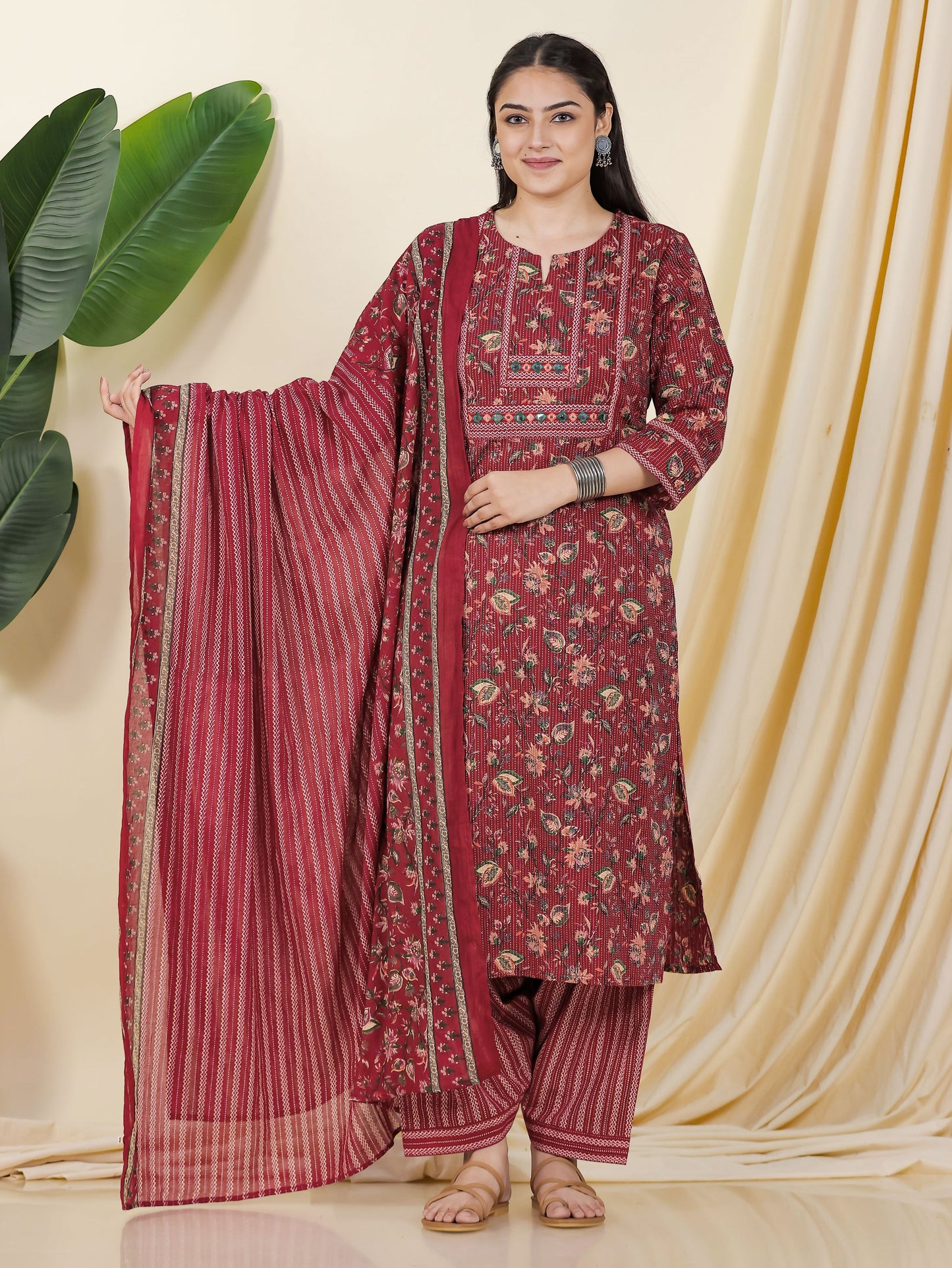Embroidered Kantha Cotton Floral Straight Maroon Kurta