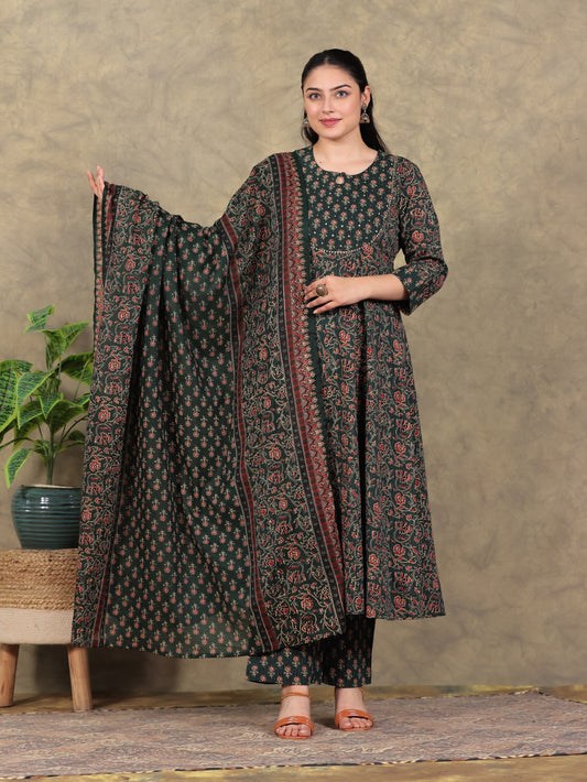 Embroidered Kantha Cotton Floral Anarkali Green Kurta