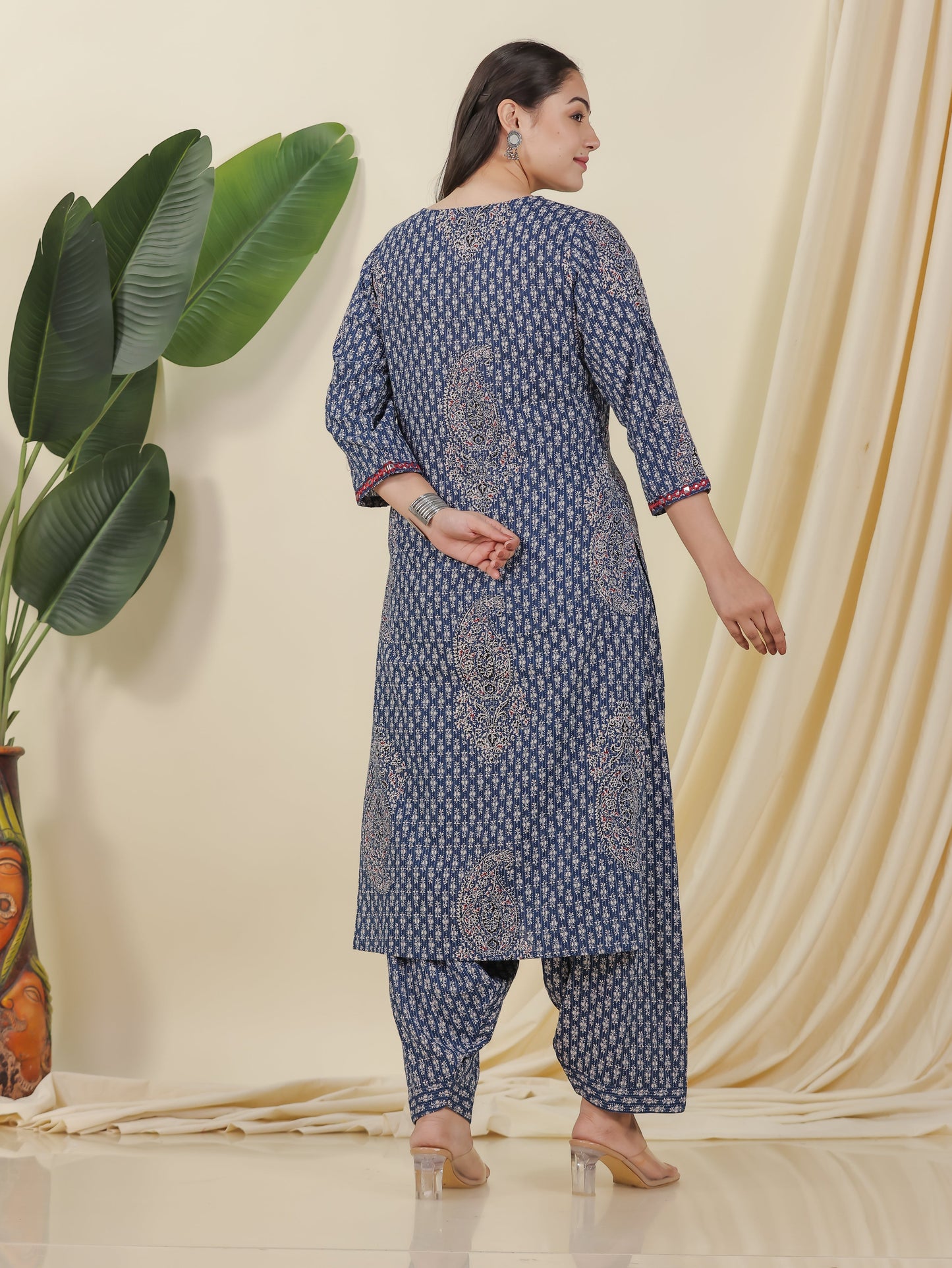 Embroidered Kantha Cotton Paisley Straight Blue Kurta