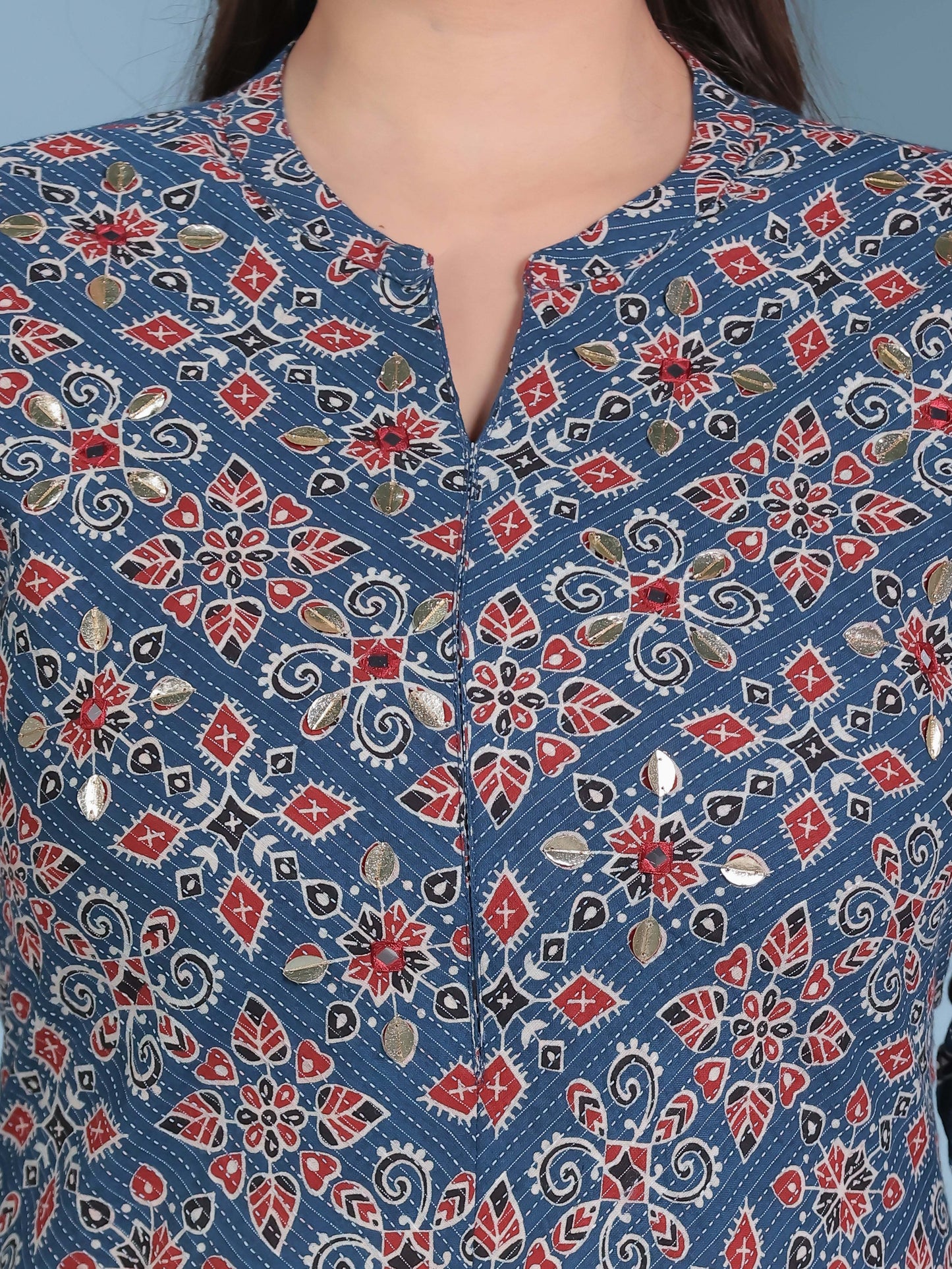 Embroidered Kantha Cotton Geometric Straight Blue Kurta