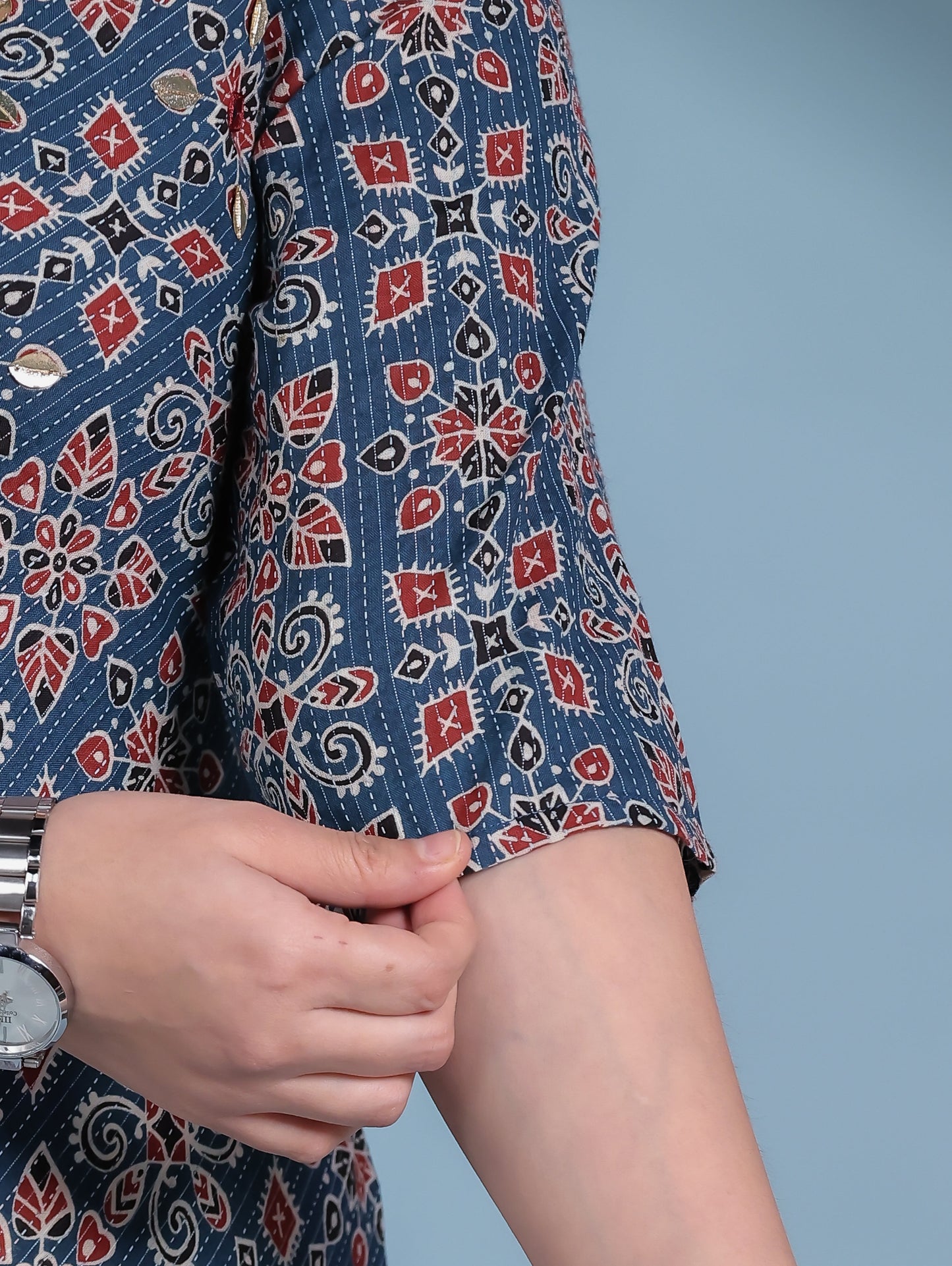 Embroidered Kantha Cotton Geometric Straight Blue Kurta