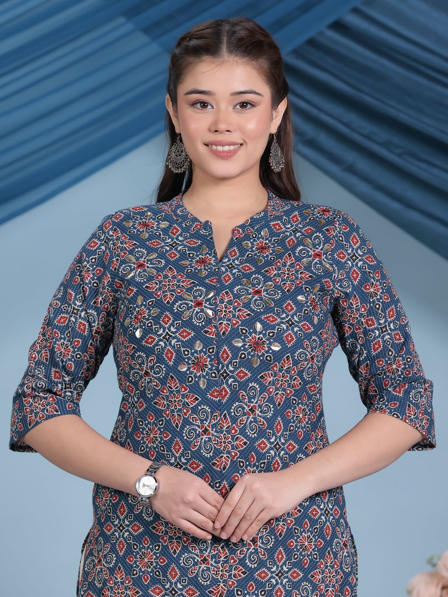 Embroidered Kantha Cotton Geometric Straight Blue Kurta