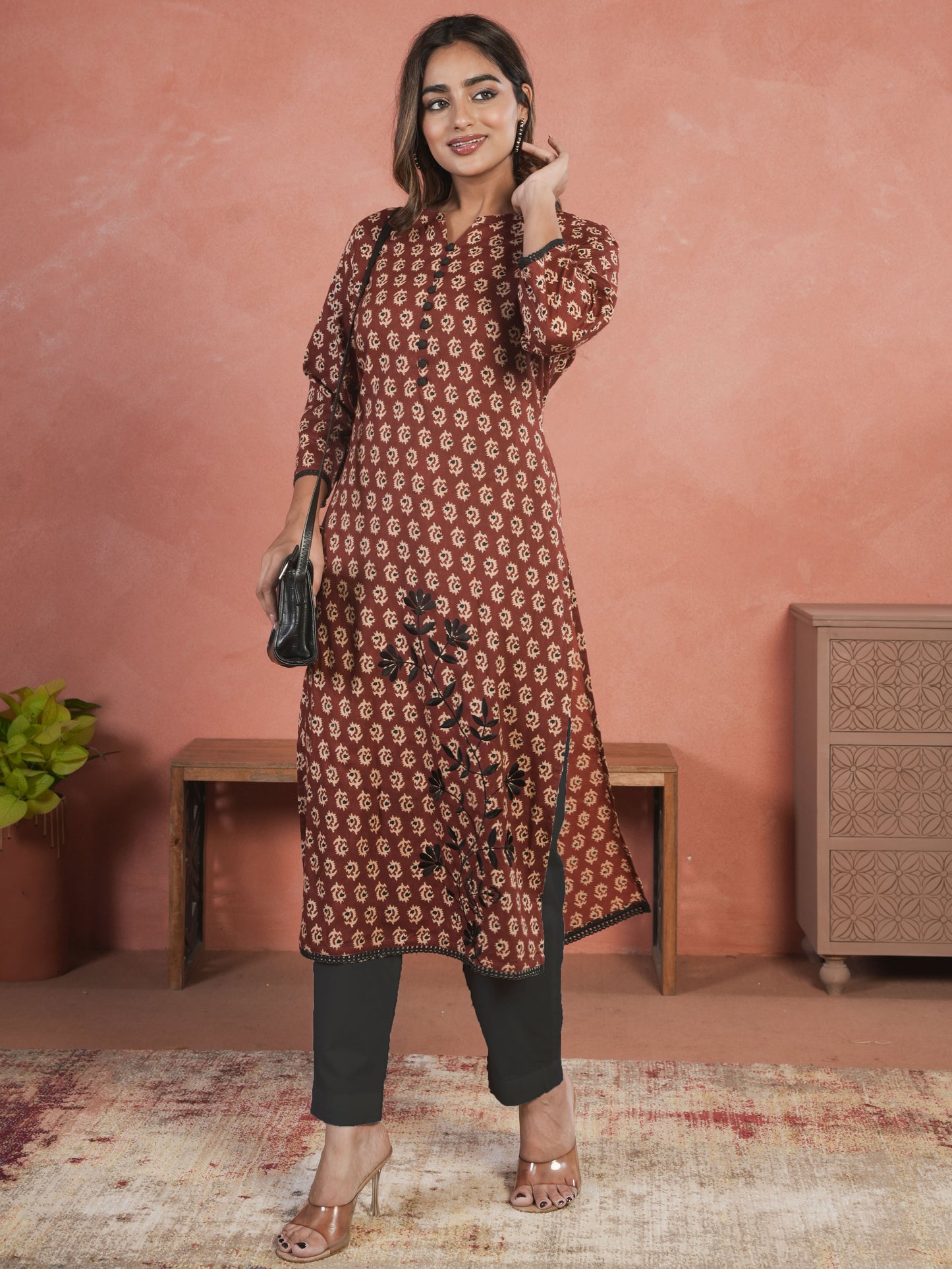 Embroidered Soft Cotton Butti Straight Maroon Kurta