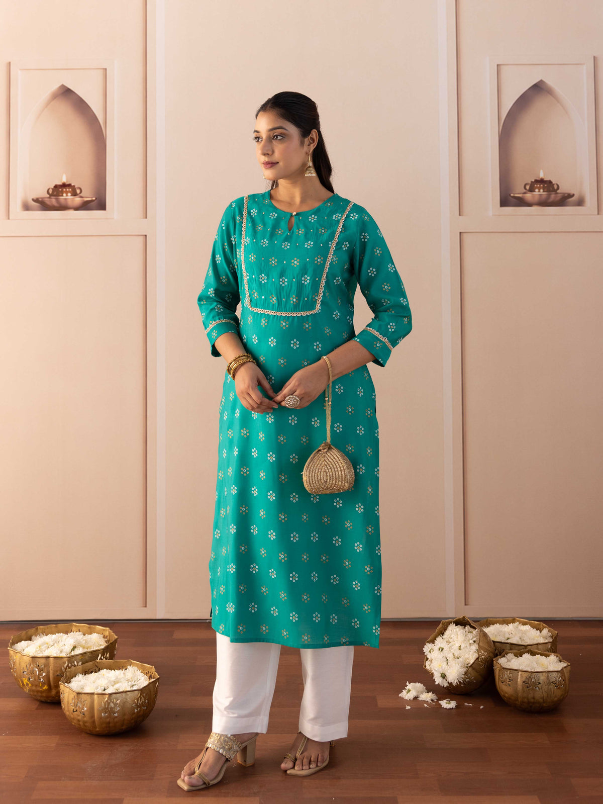 Embroidered Blended Silk Butti Straight Green Kurta