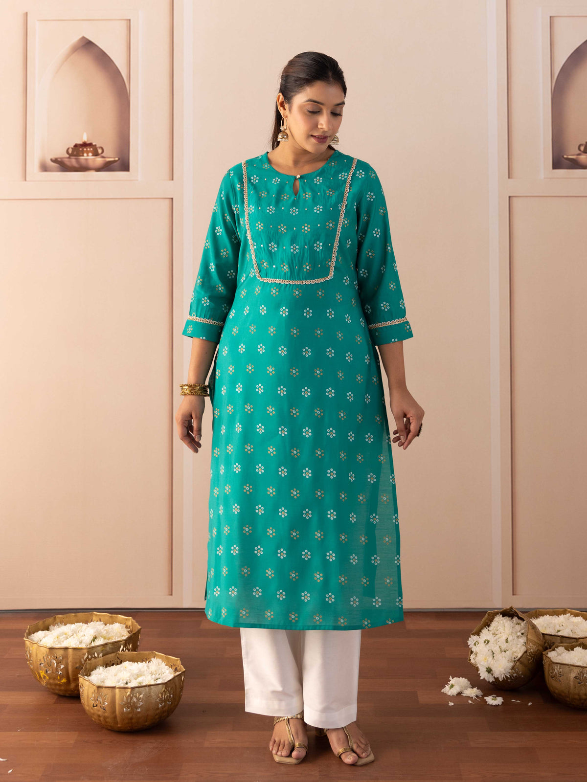 Embroidered Blended Silk Butti Straight Green Kurta