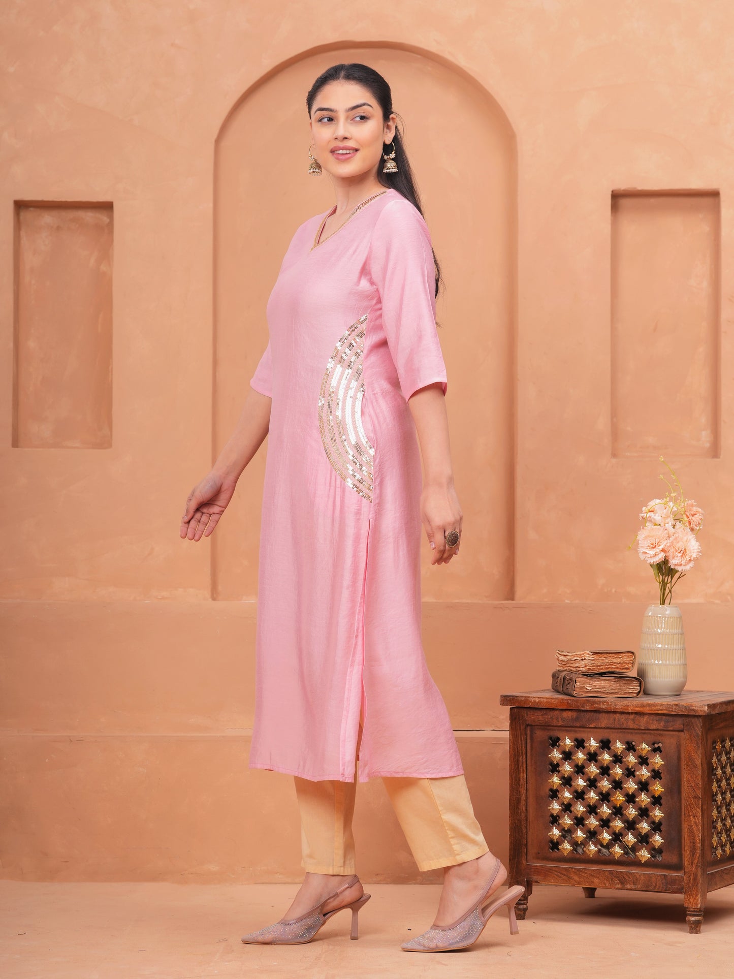 Embroidered Blended Silk Solid Straight Pink Kurta