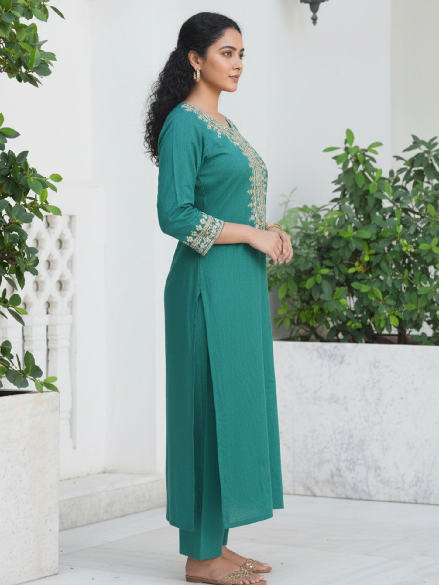 Embroidered Cotton Slub Solid Straight Blue Kurta