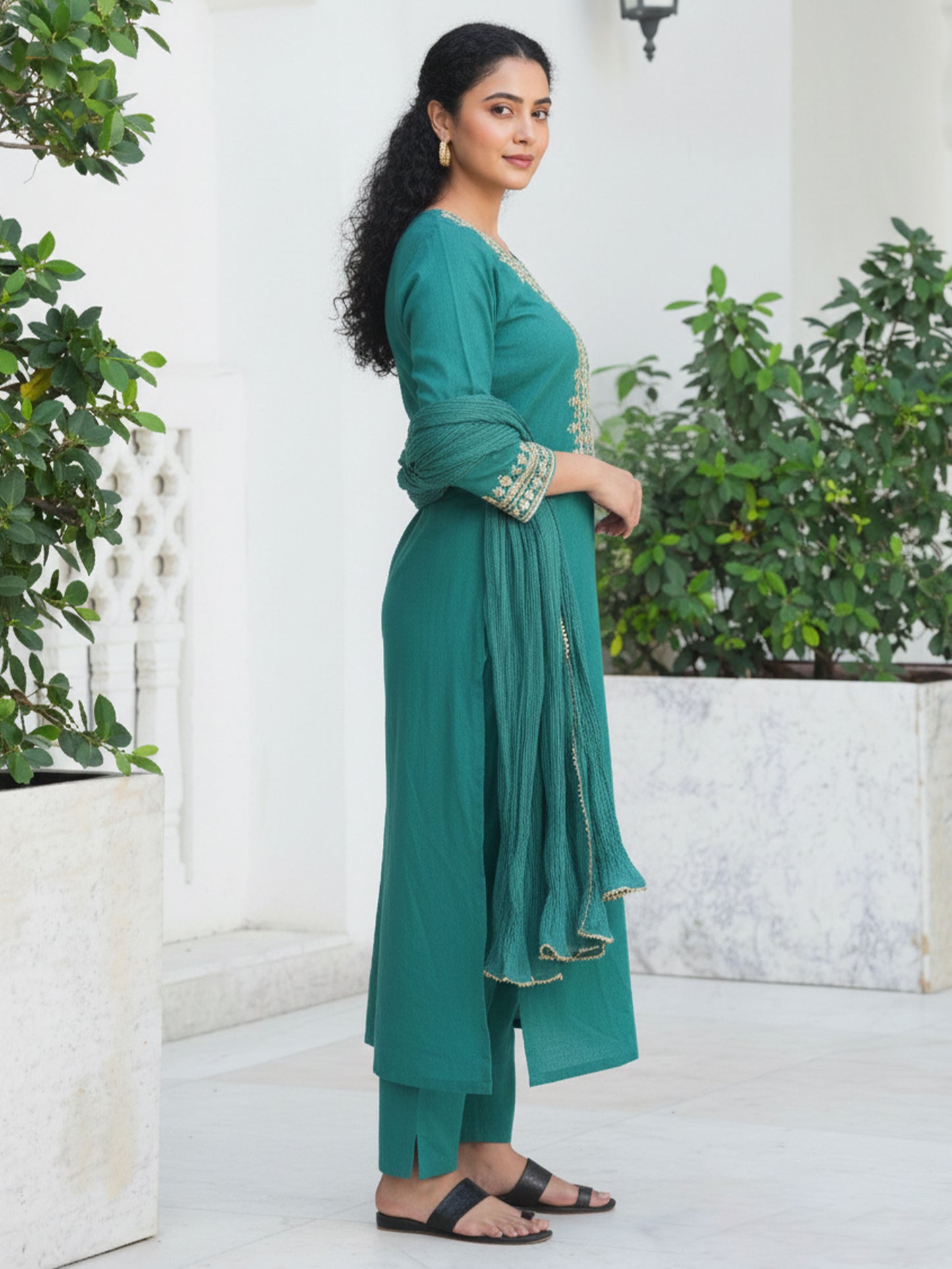 Embroidered Cotton Slub Solid Straight Blue Kurta