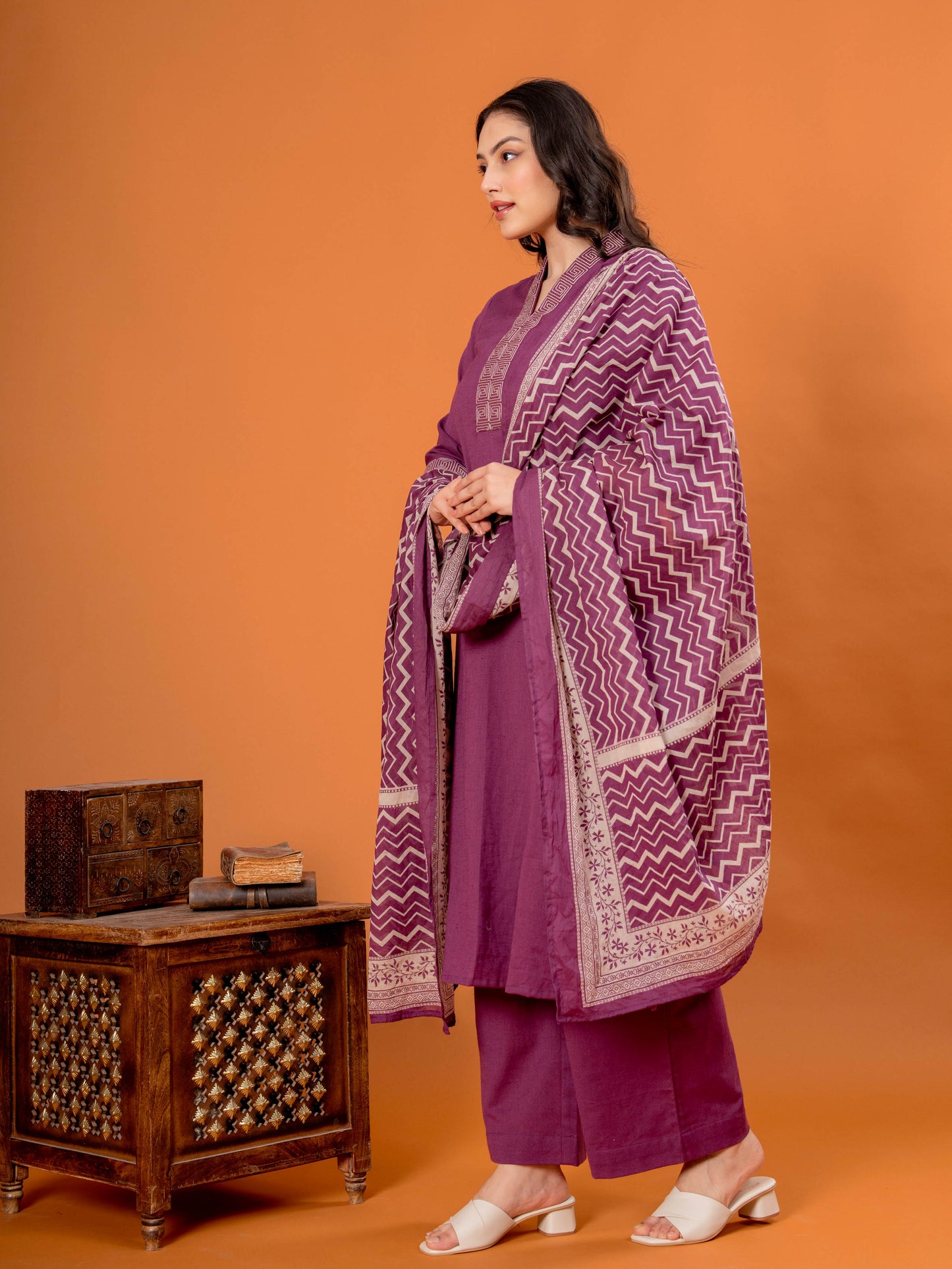 Embroidered Linen Cotton Solid Straight Purple Kurta