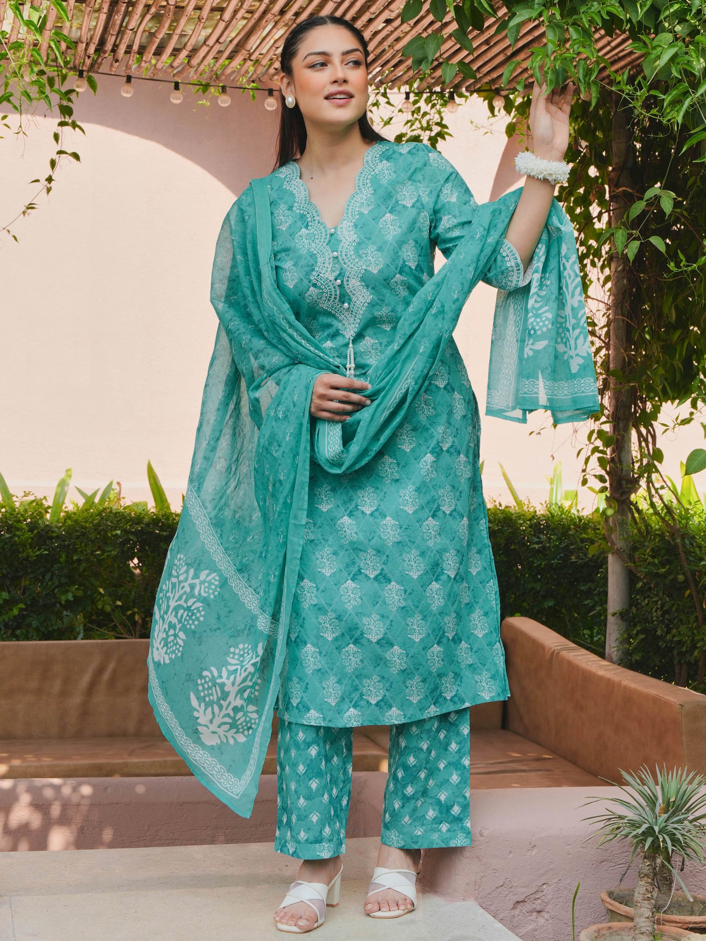 Cotton Voile Butti Green Dupatta