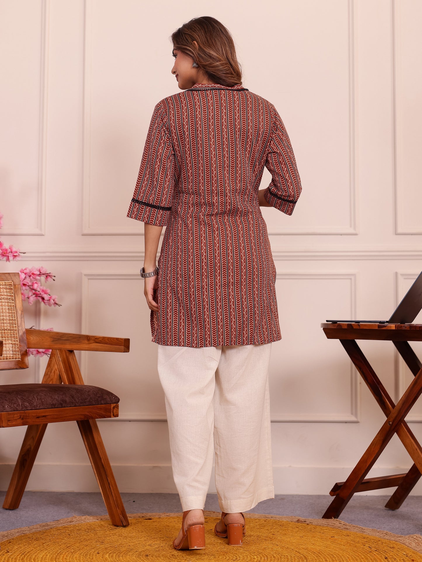 Soft Cotton Geometric Straight Maroon Kurta