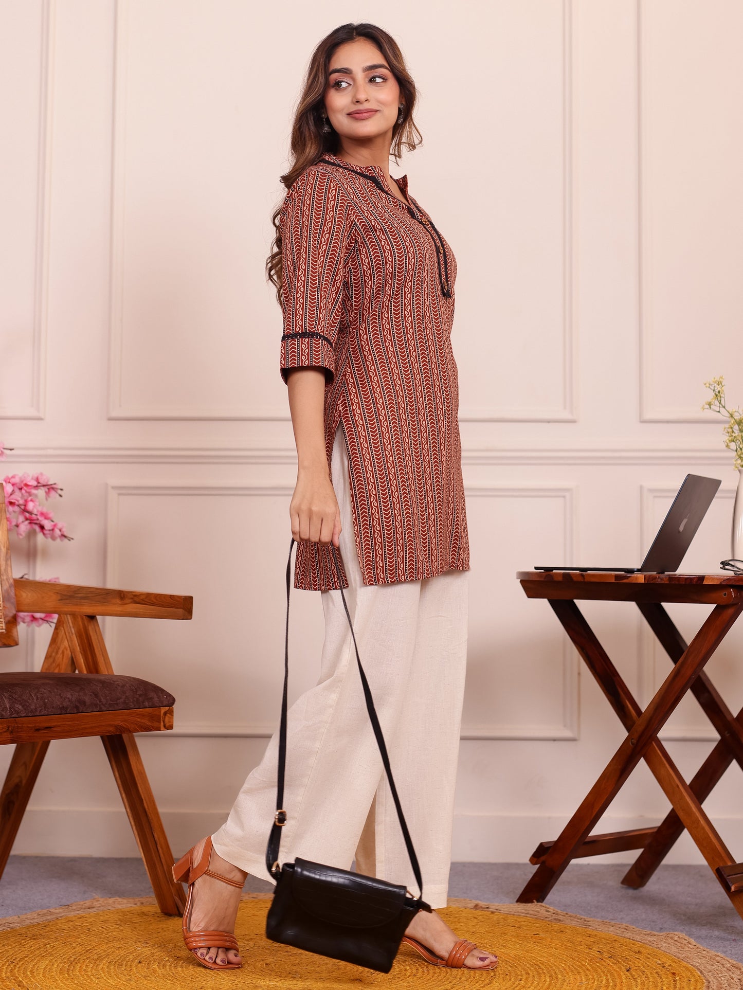 Soft Cotton Geometric Straight Maroon Kurta