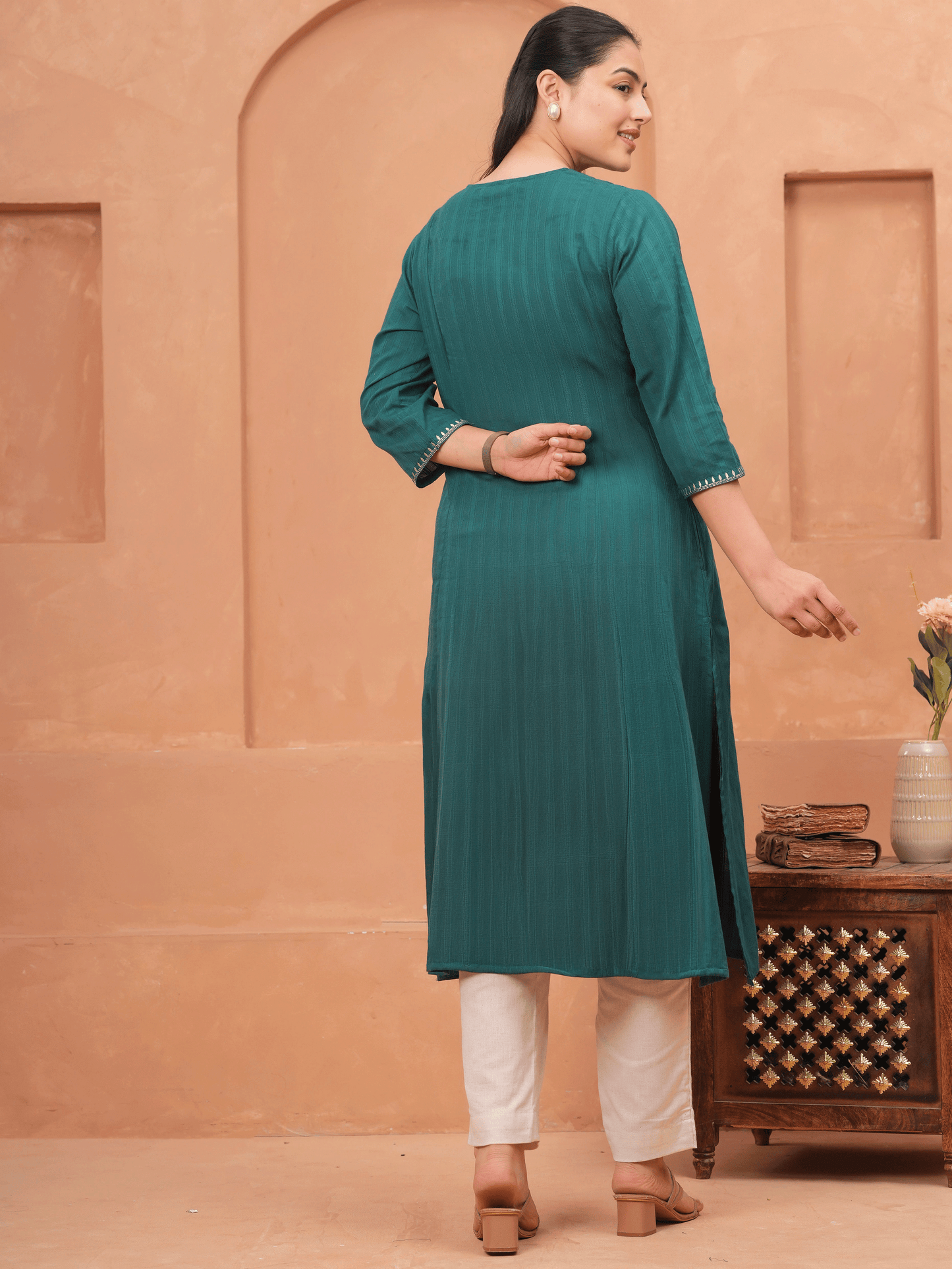 Embroidered Cotton Dobby Solid Straight Green Kurta