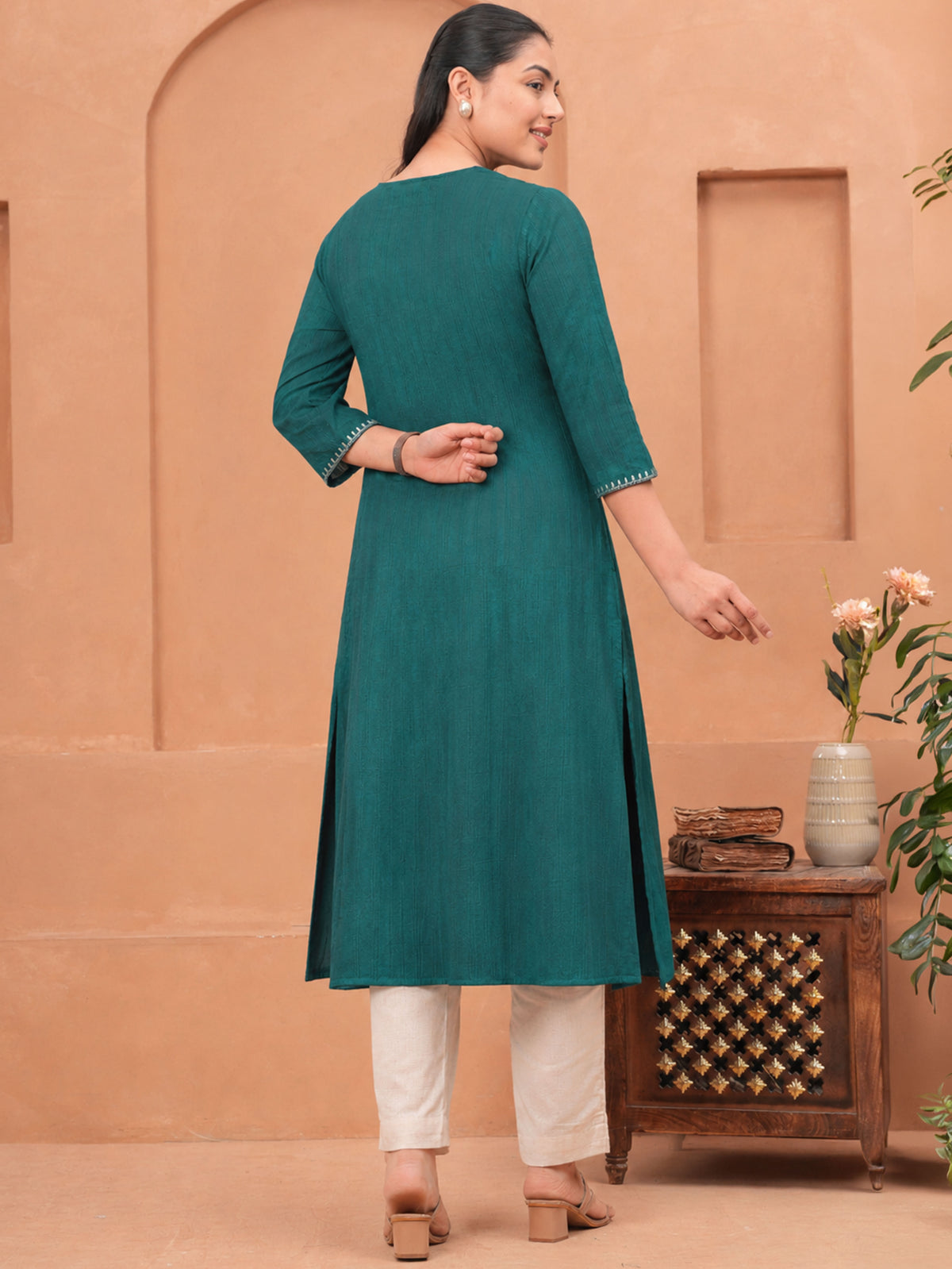 Embroidered Cotton Dobby Solid Straight Green Kurta