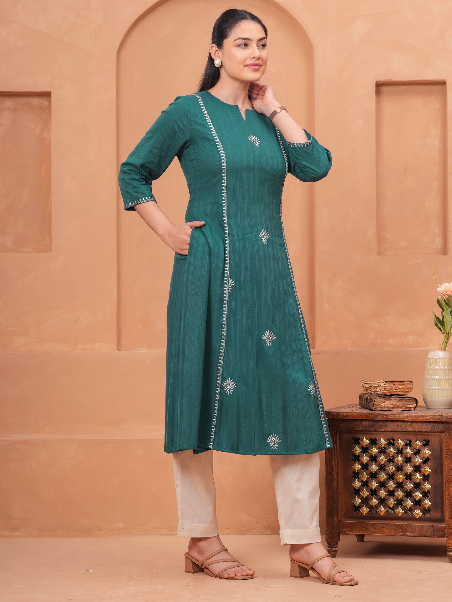 Embroidered Cotton Dobby Solid Straight Green Kurta