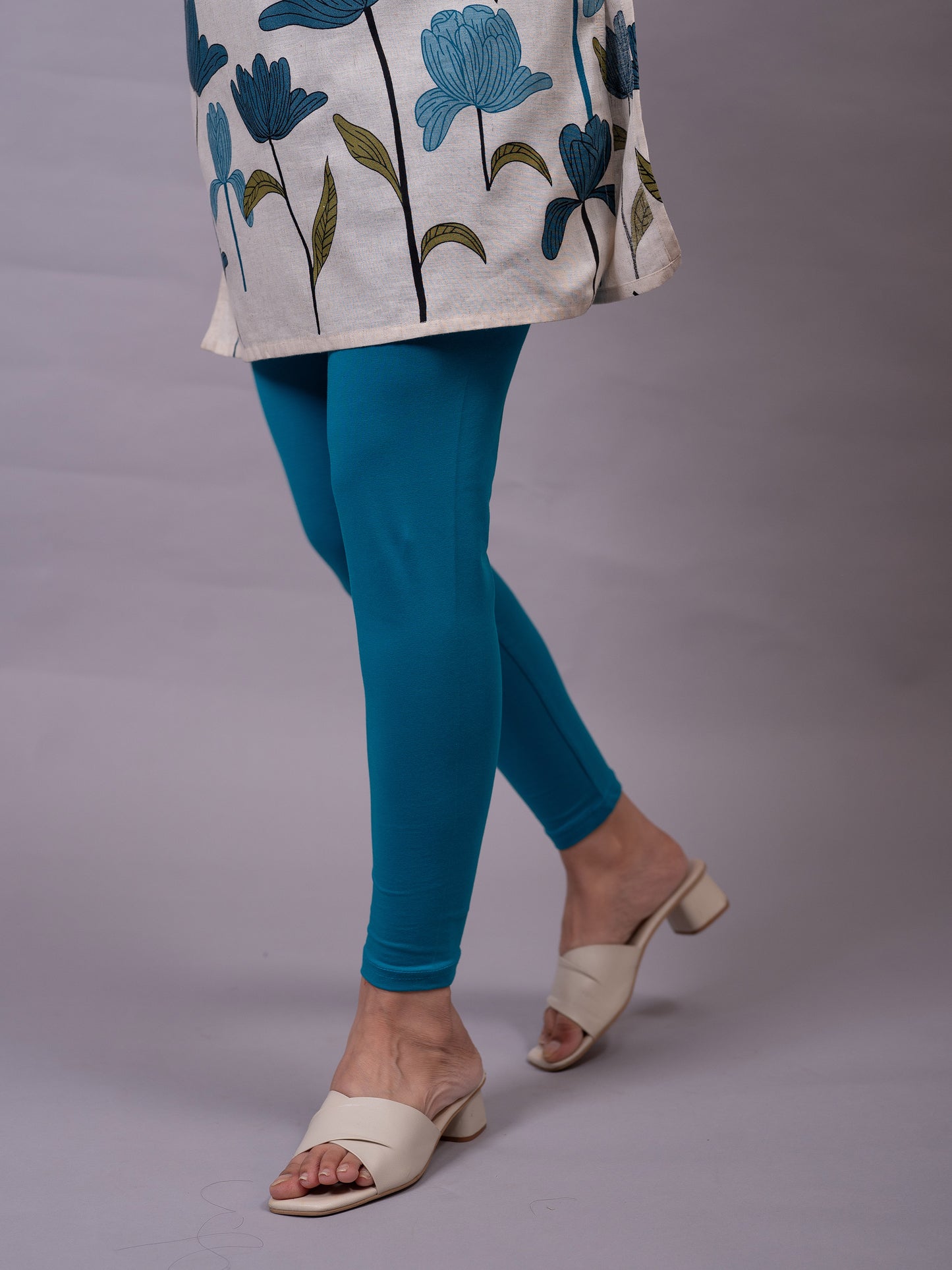 Knit Solid Turquoise Leggings