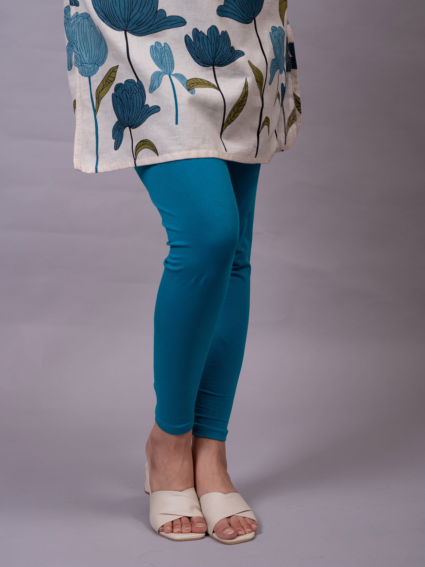 Knit Solid Turquoise Leggings