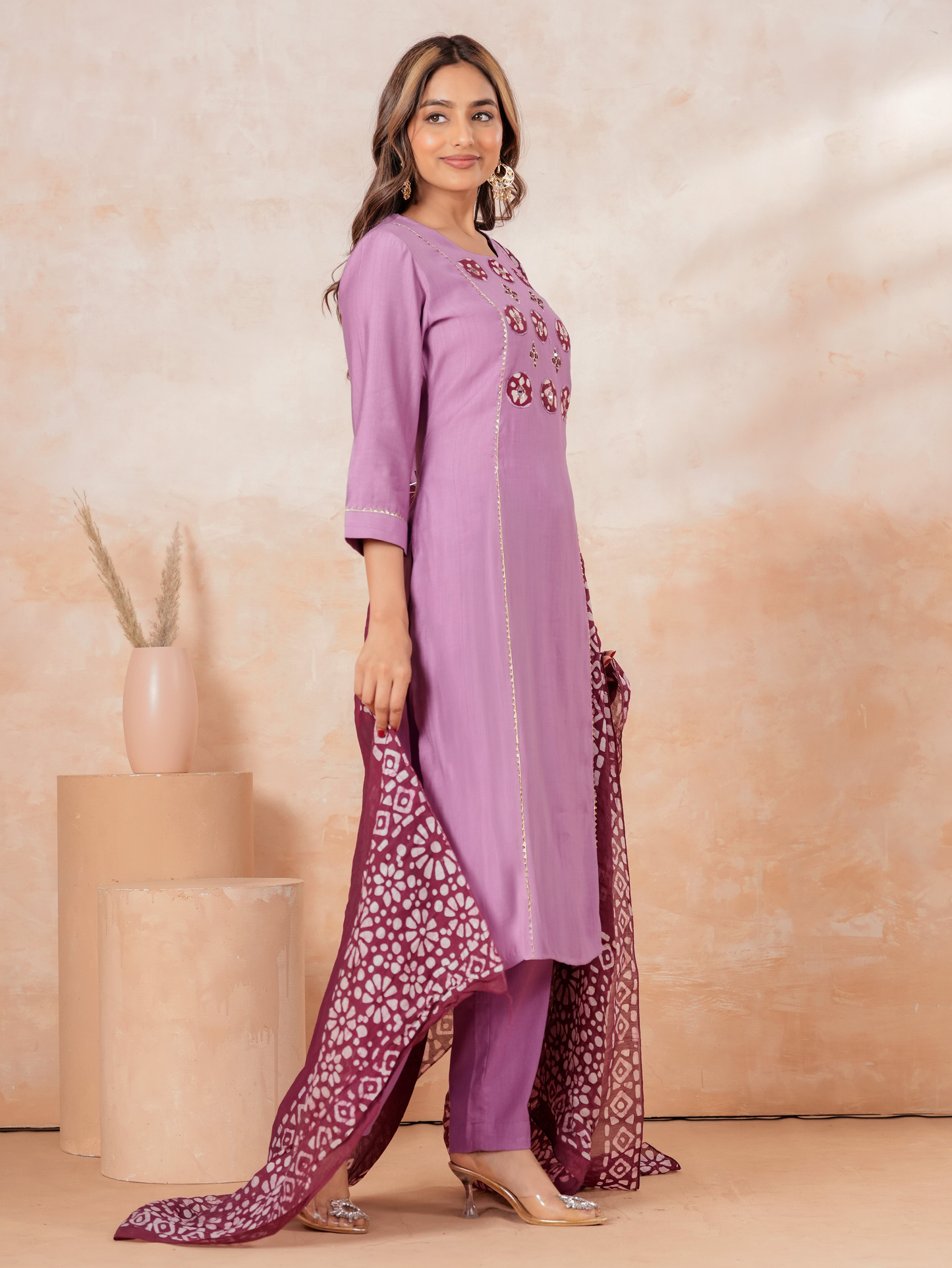 Embroidered Blended Silk Solid Straight Lavender Kurta
