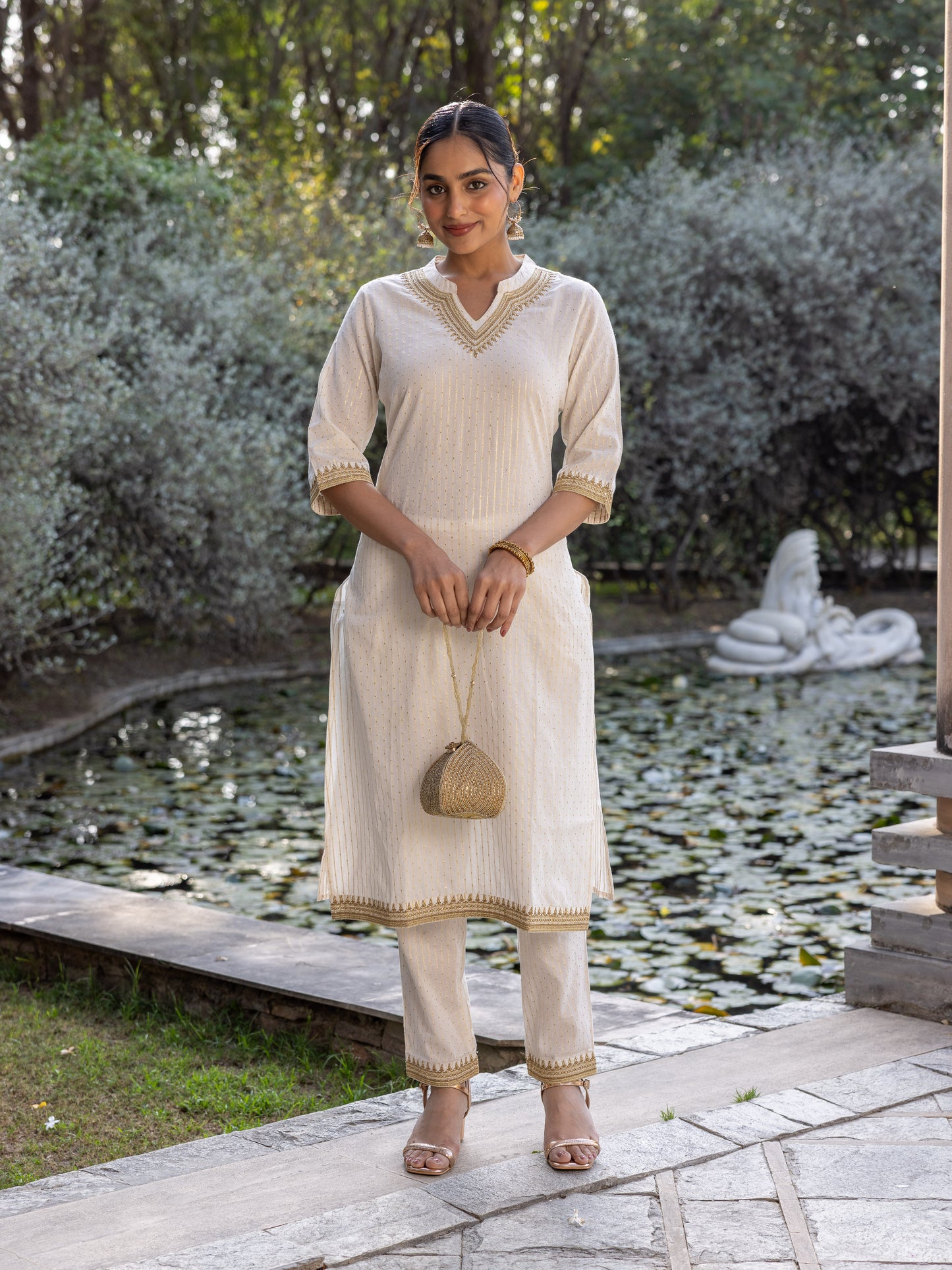 Embroidered Lurex Cotton Solid Straight White Kurta