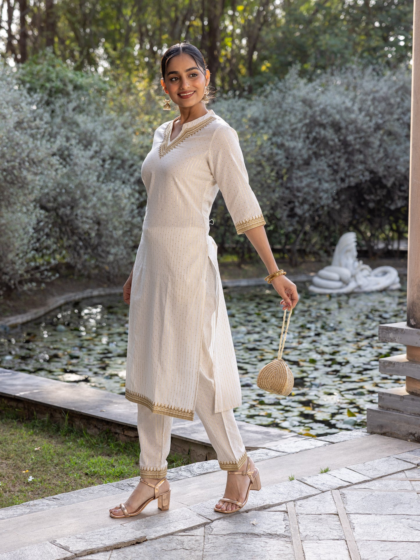 Embroidered Lurex Cotton Solid Straight White Kurta