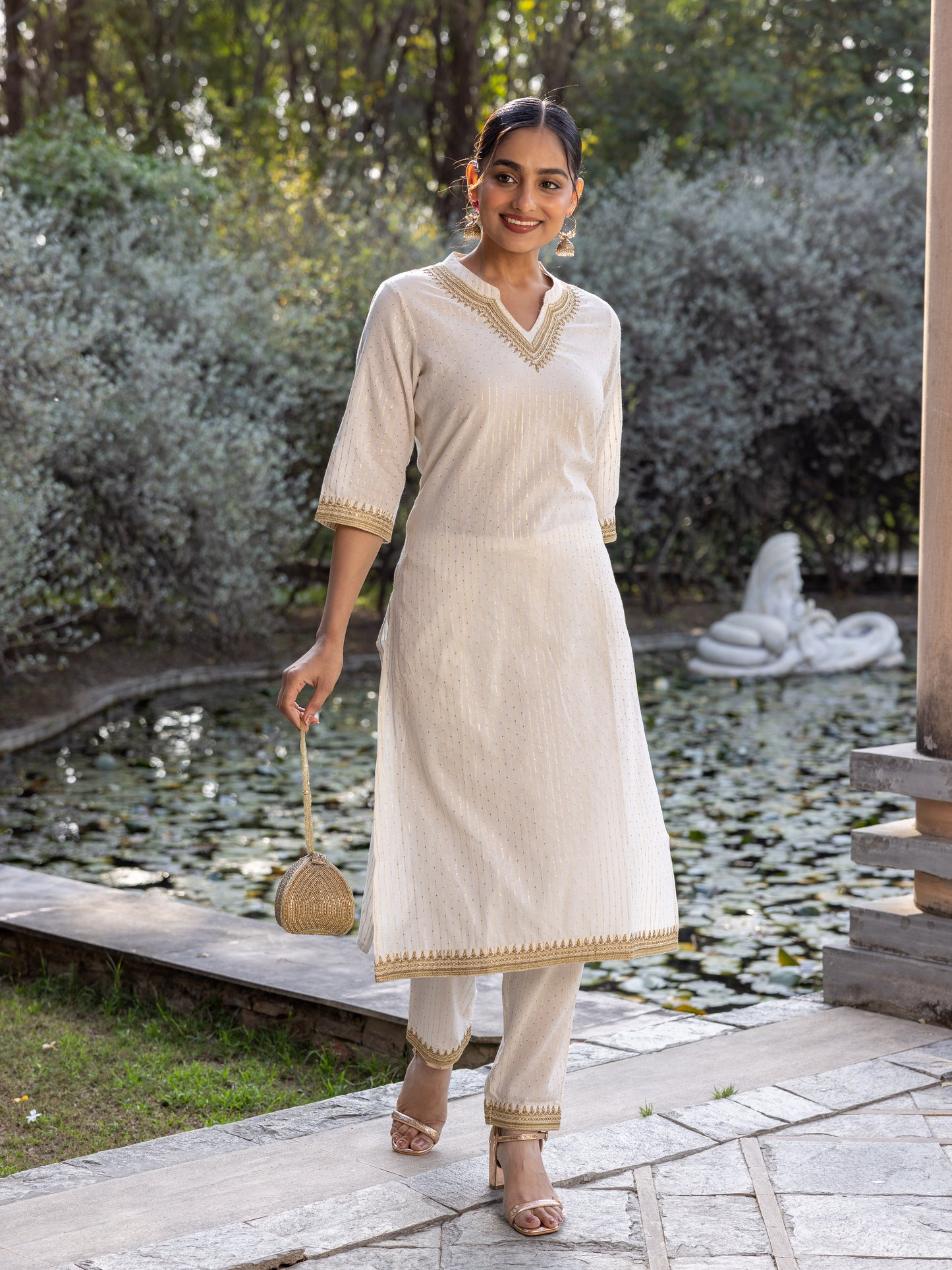 Embroidered Lurex Cotton Solid Straight White Kurta