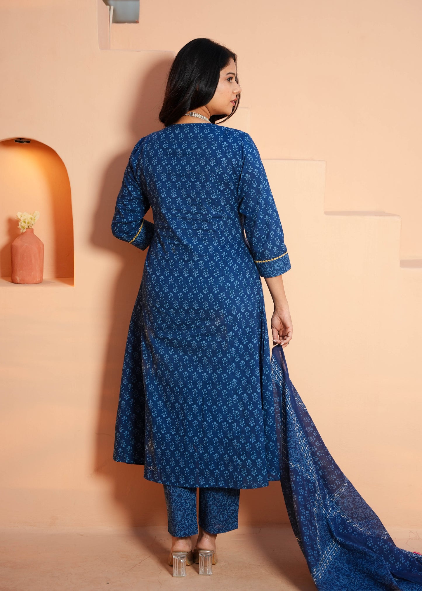 Embroidered Soft Cotton Butti Panelled Blue Kurta