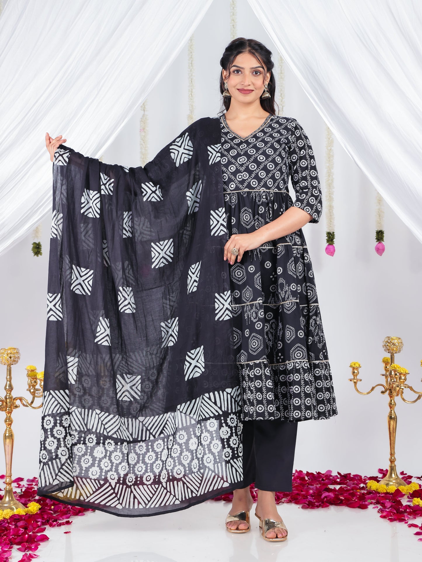 Cotton Voile Geometric Black Dupatta