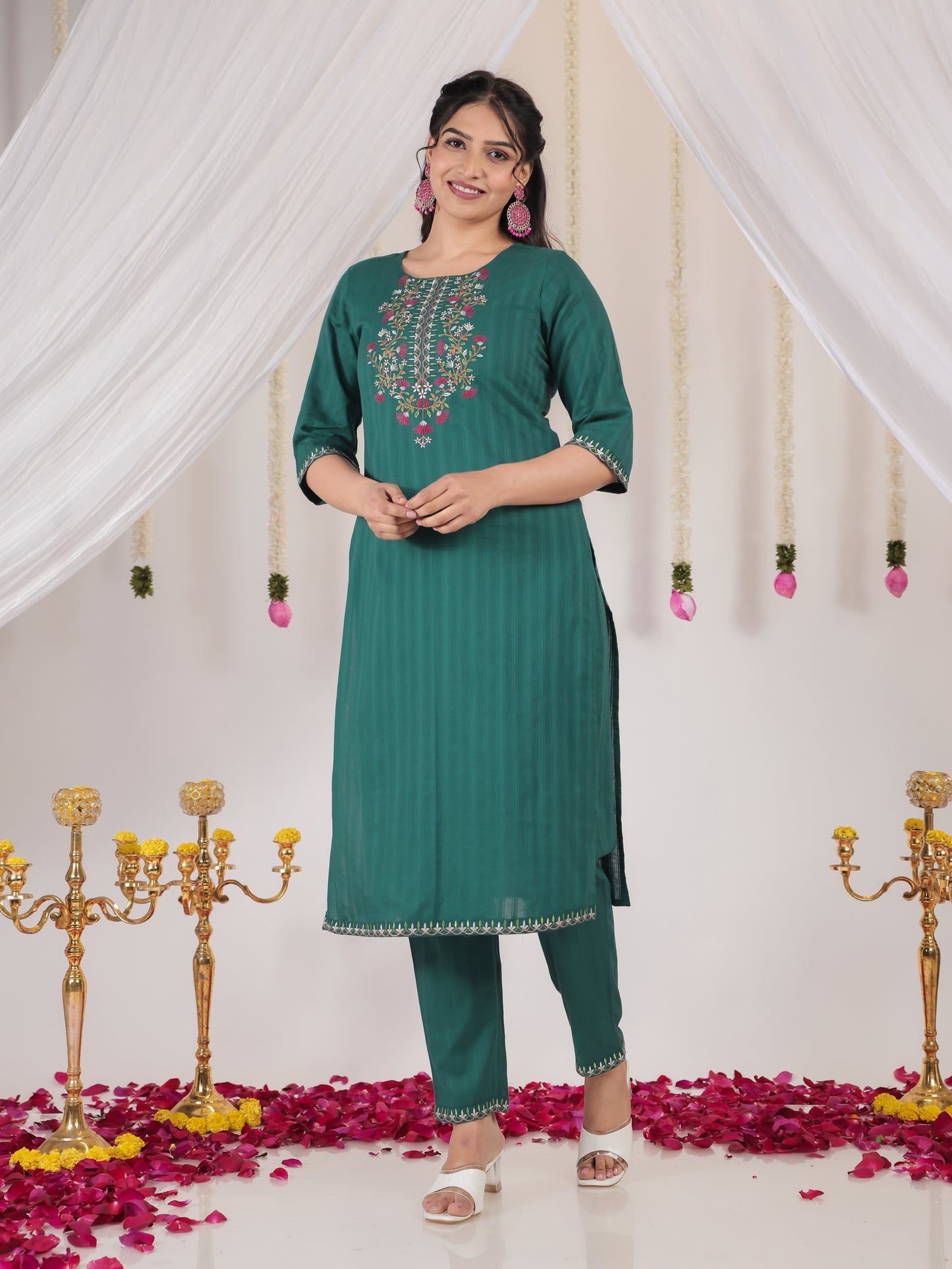 Embroidered Cotton Dobby Solid Straight Green Kurta