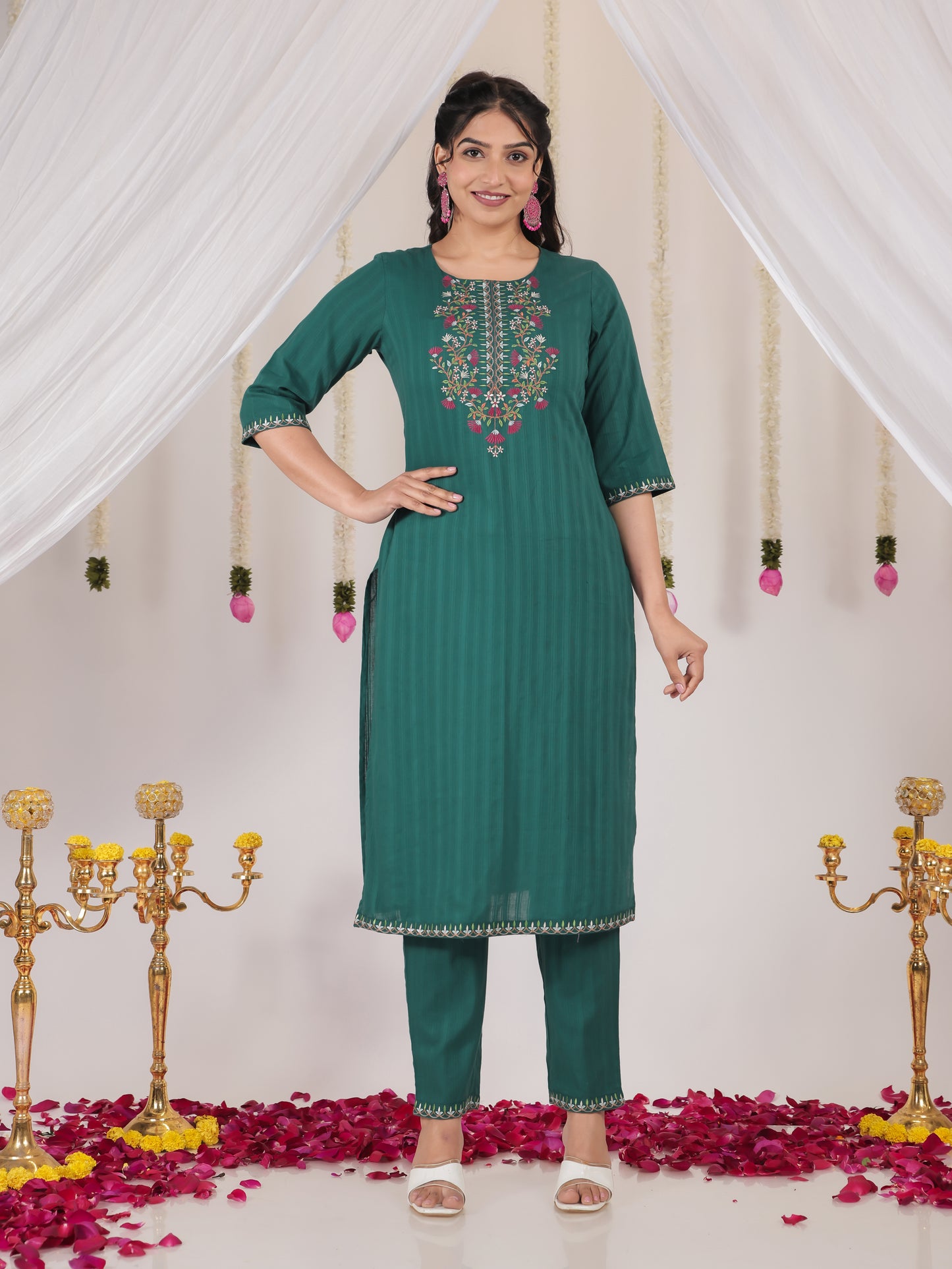 Embroidered Cotton Dobby Solid Straight Green Kurta