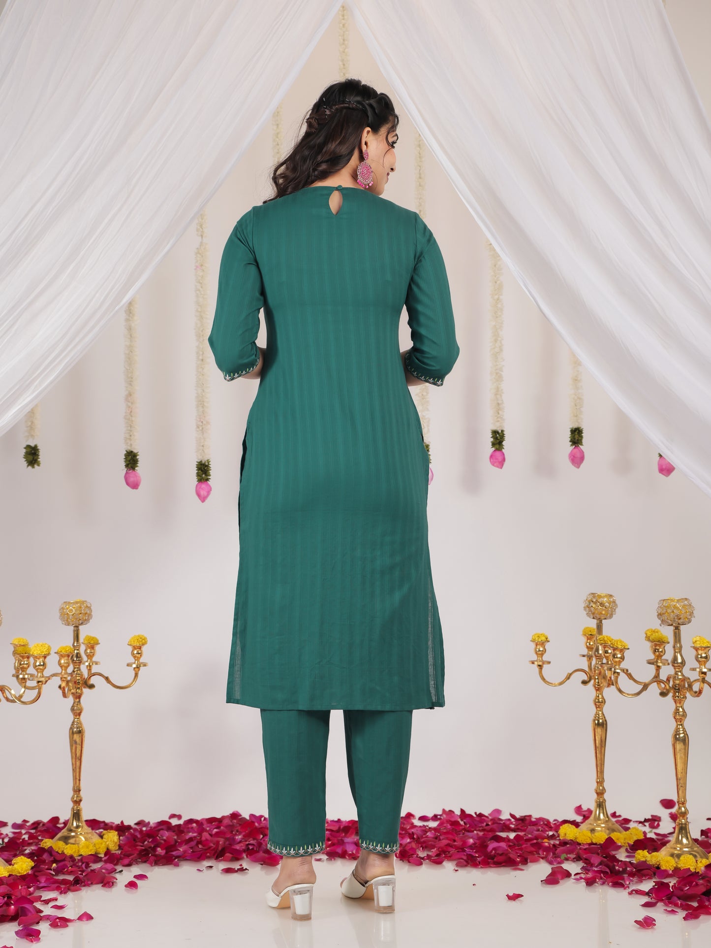 Embroidered Cotton Dobby Solid Straight Green Kurta