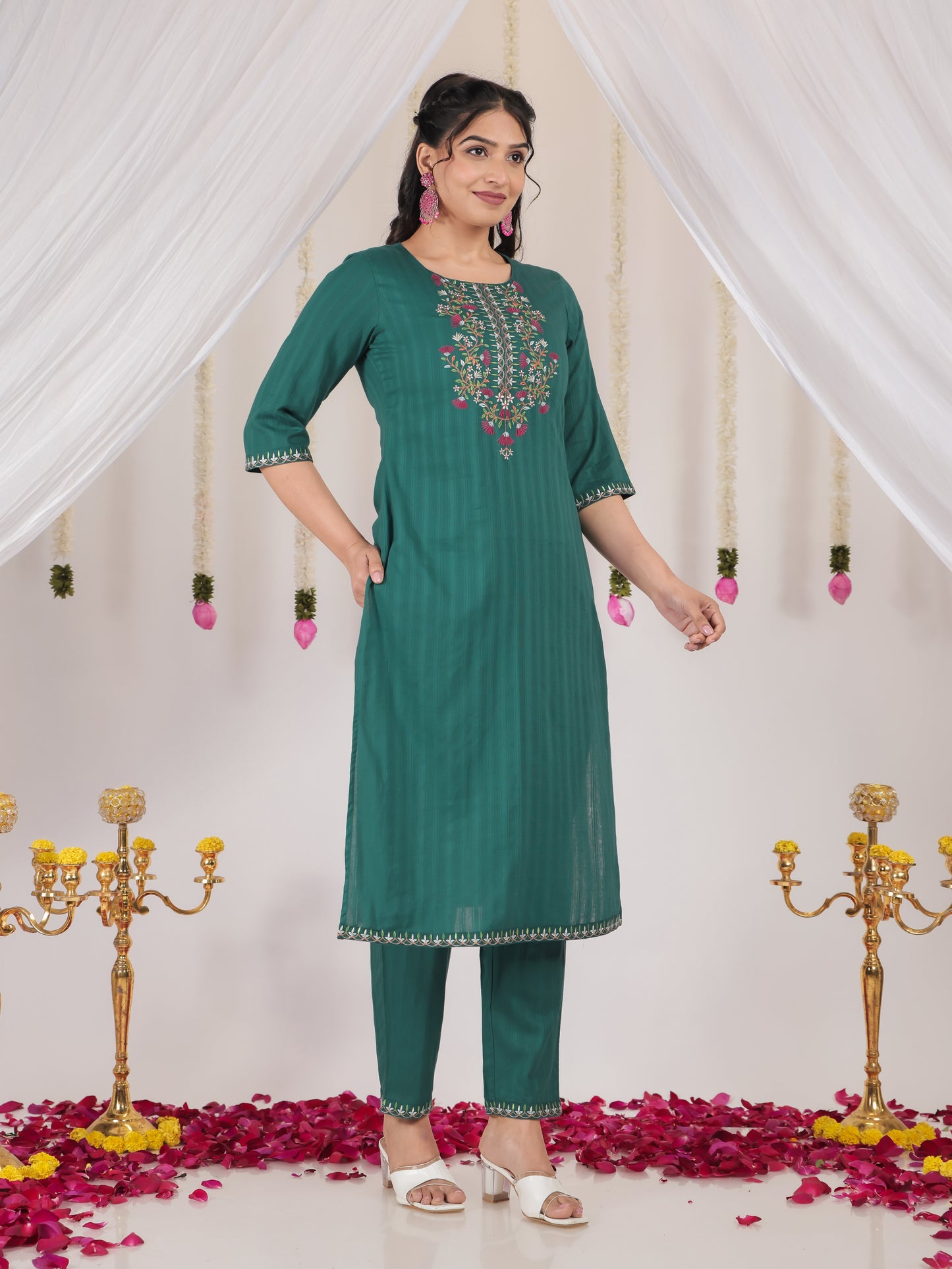 Embroidered Cotton Dobby Solid Straight Green Kurta