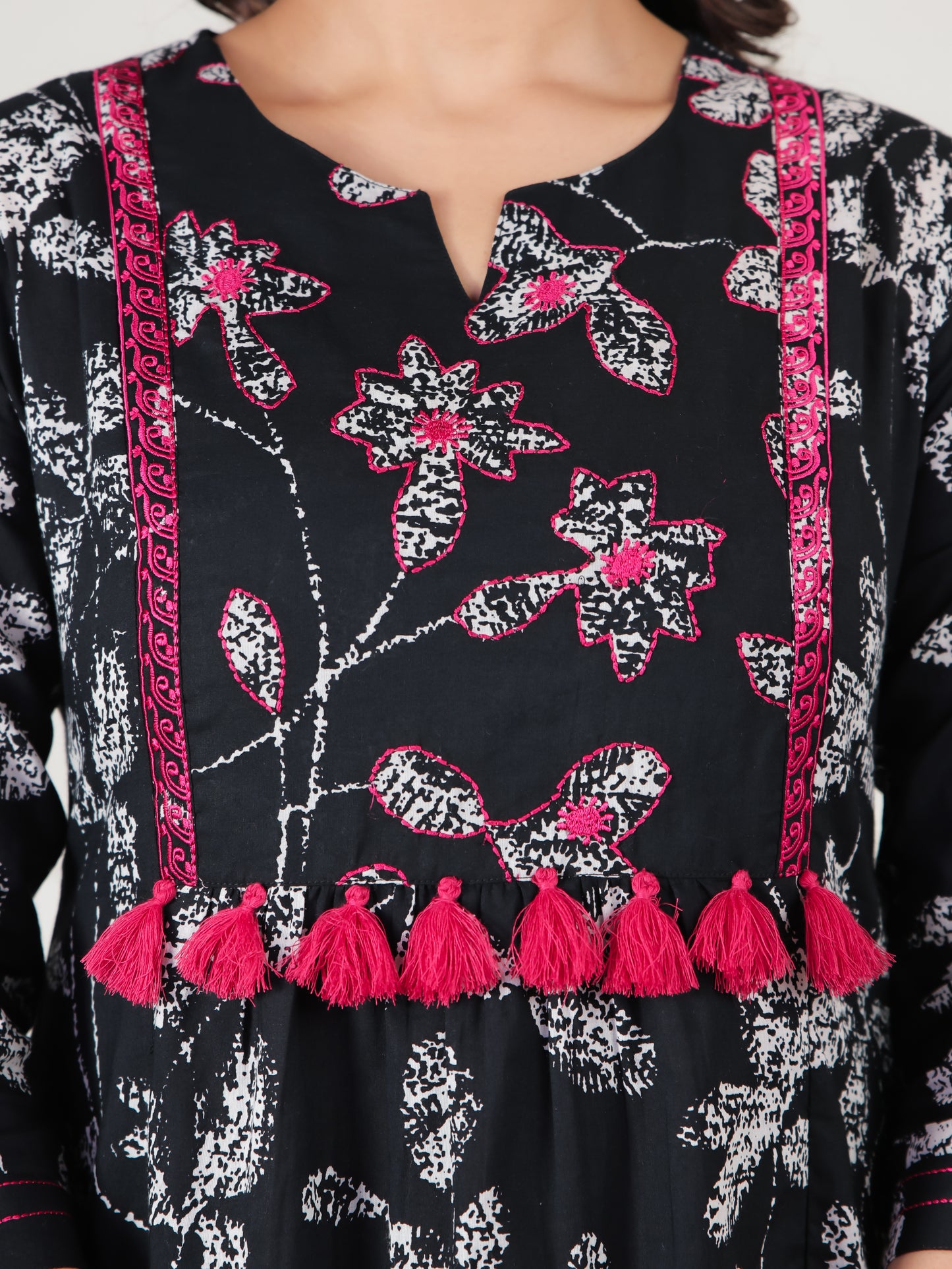 Embroidered Soft Cotton Floral Panelled Black Kurta