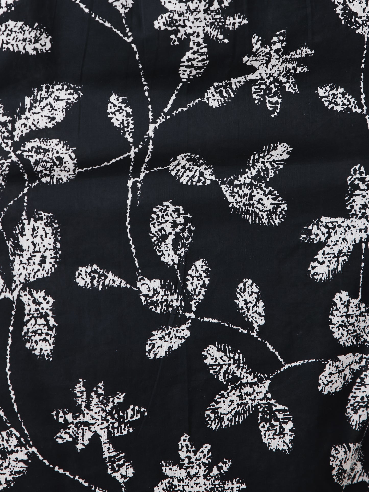 Embroidered Soft Cotton Floral Panelled Black Kurta