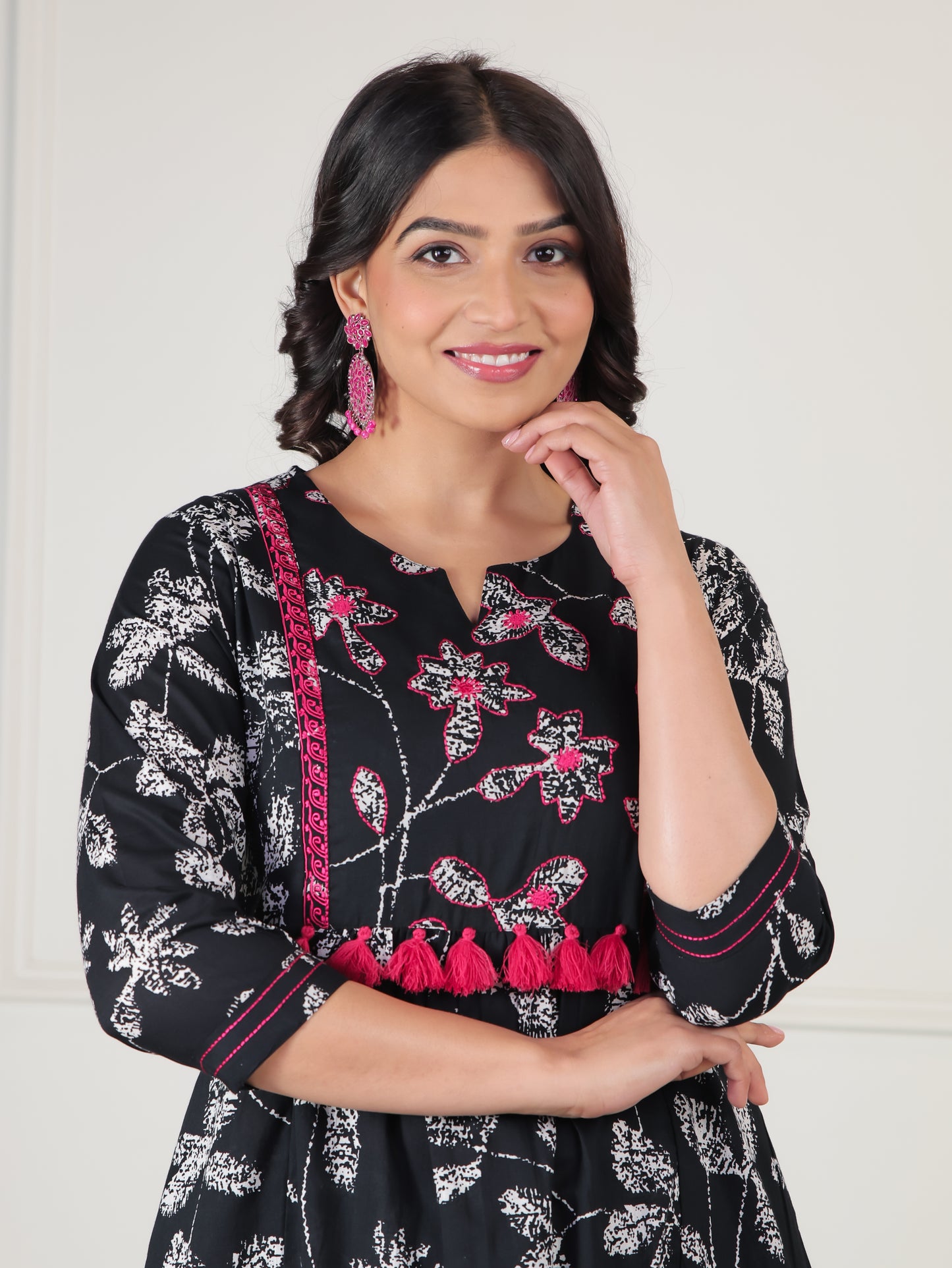 Embroidered Soft Cotton Floral Panelled Black Kurta