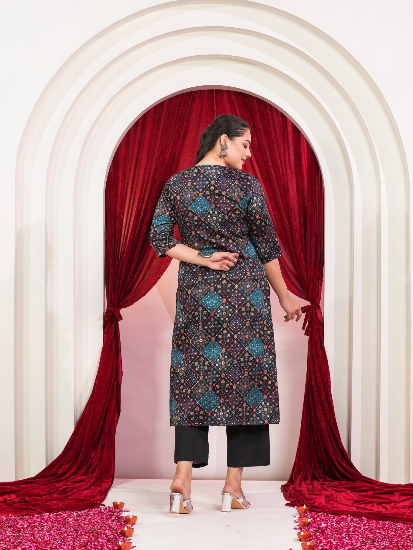 Muslin Geometric Straight Navy Blue Kurta