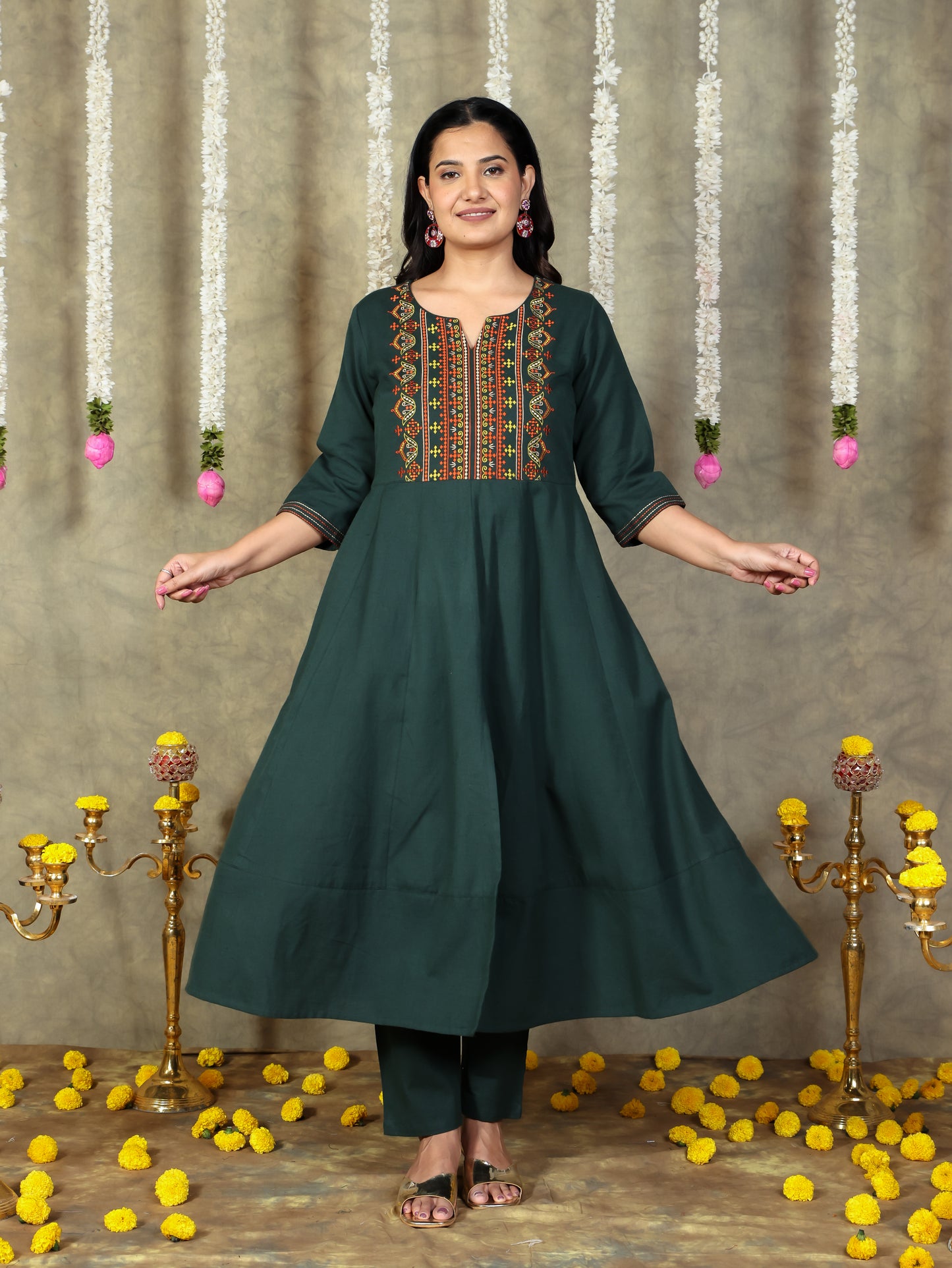Embroidered Linen Cotton Solid Green Kurta
