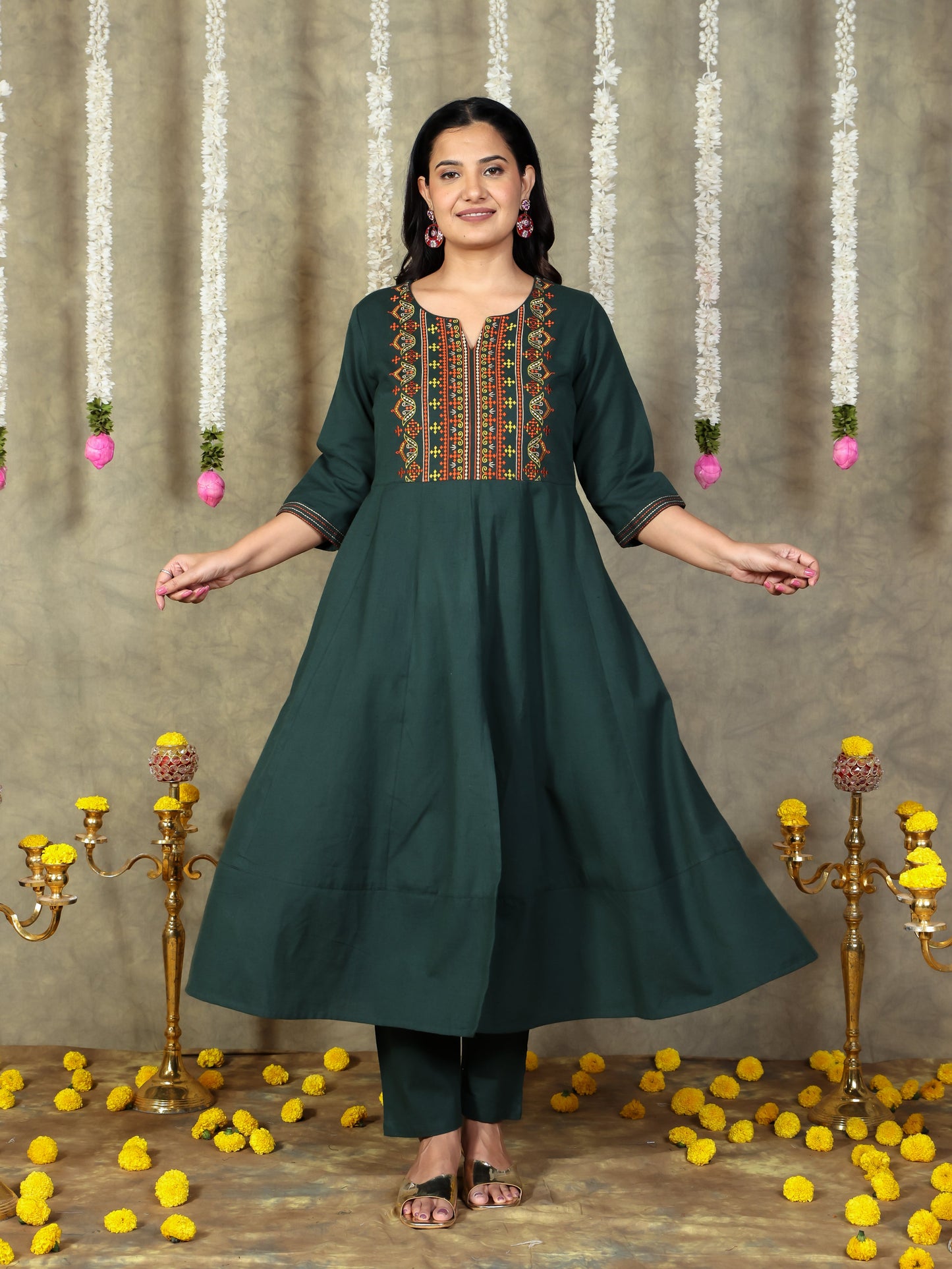 Embroidered Linen Cotton Solid Green Kurta