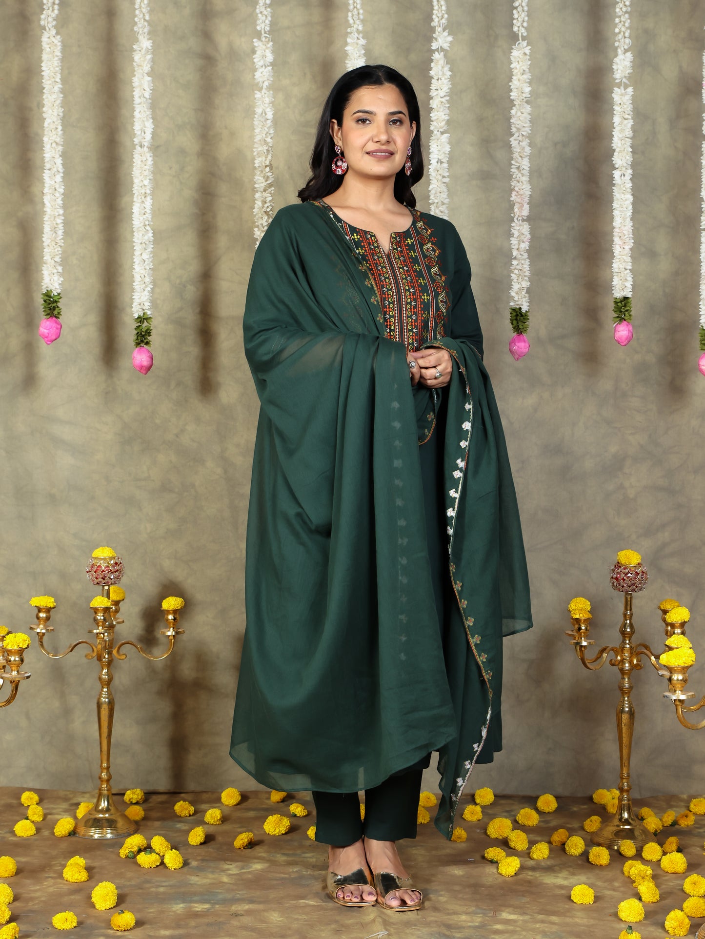 Embroidered Linen Cotton Solid Green Kurta