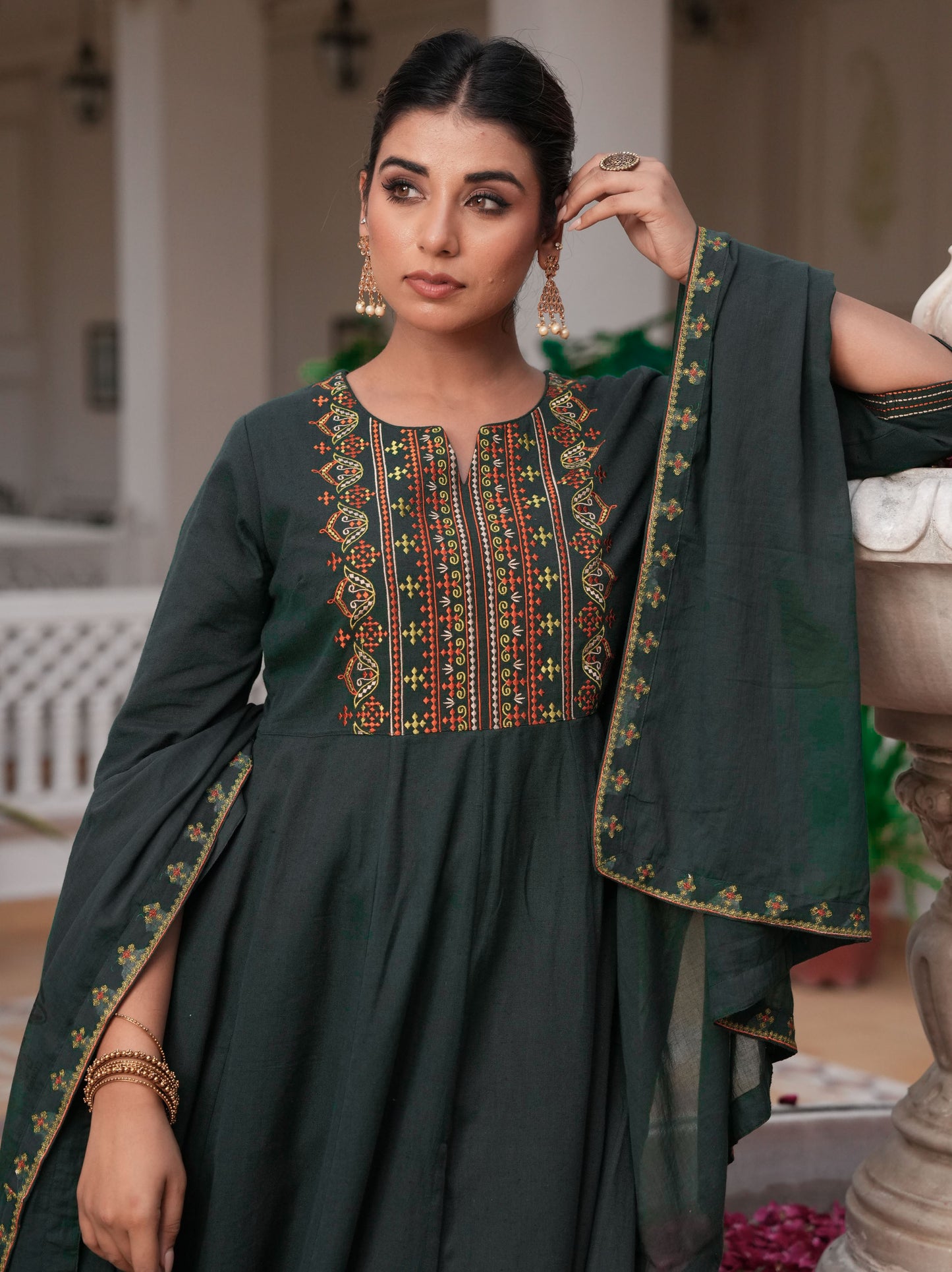 Embroidered Linen Cotton Solid Green Kurta