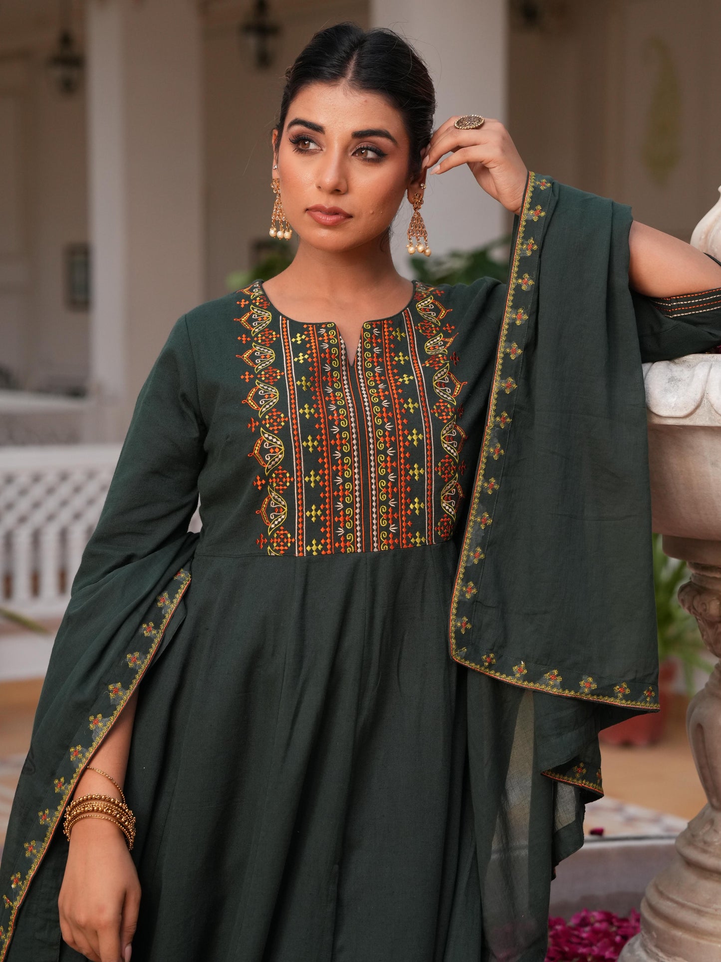 Embroidered Linen Cotton Solid Green Kurta