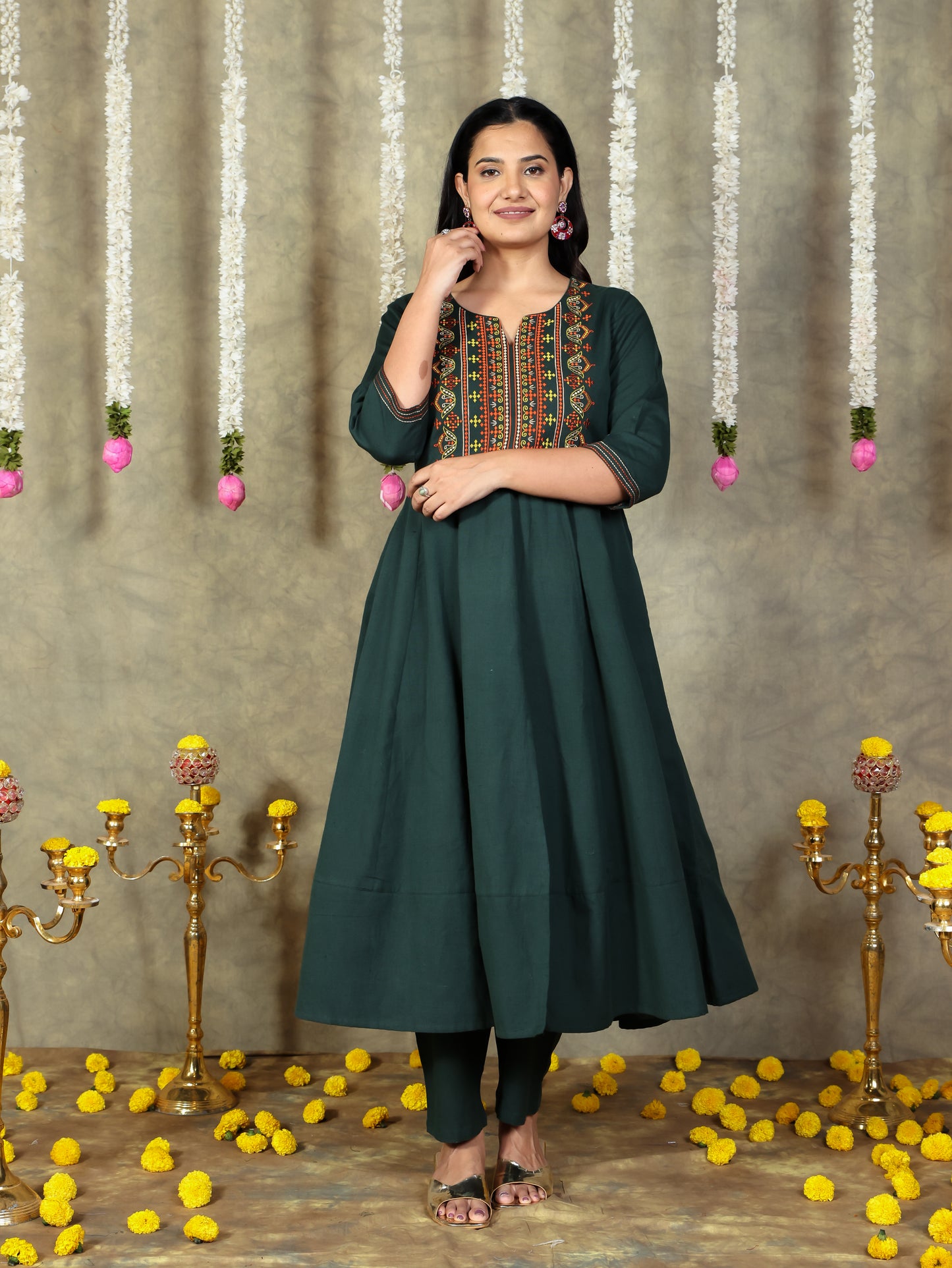 Embroidered Linen Cotton Solid Green Kurta