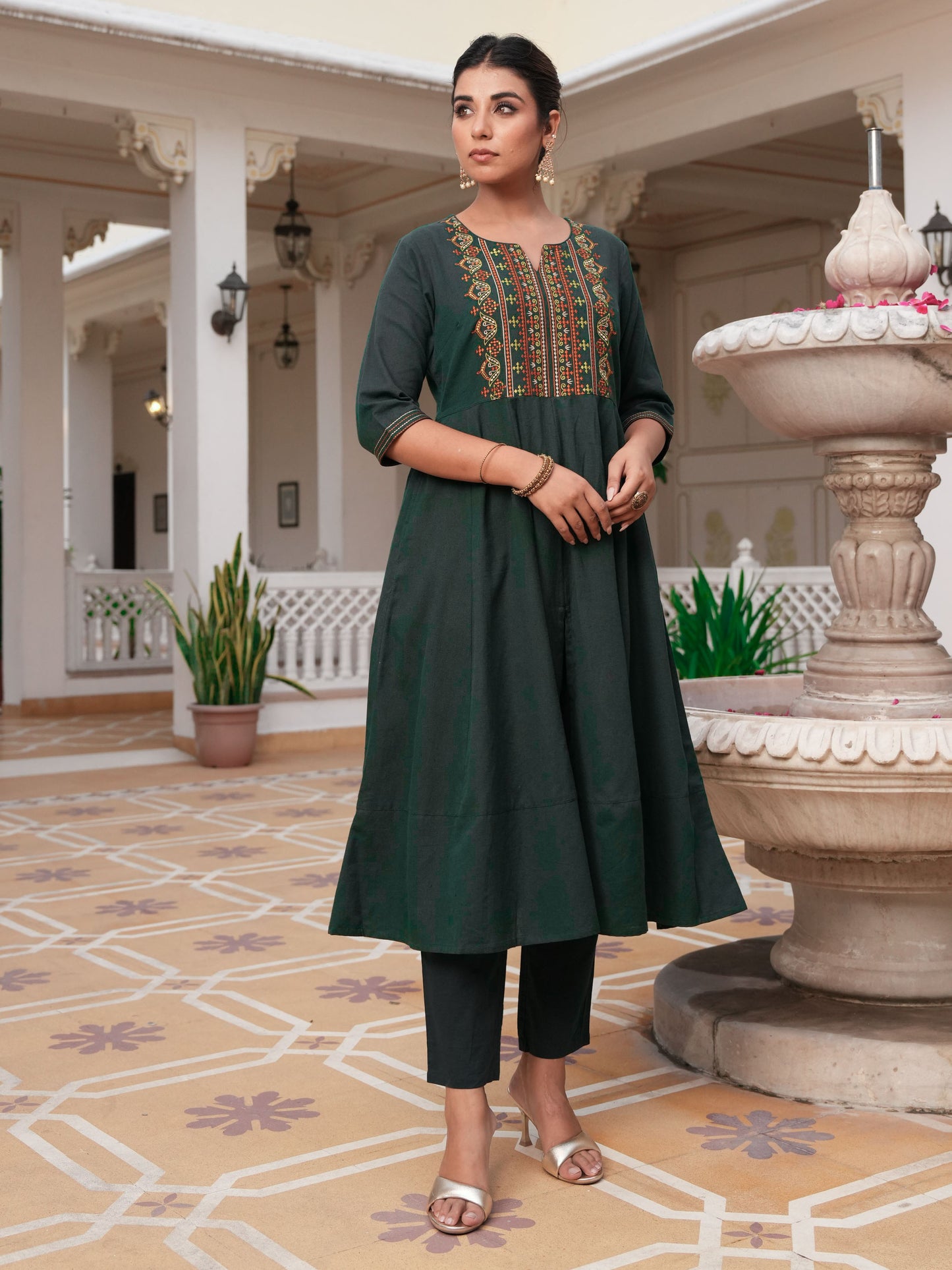Embroidered Linen Cotton Solid Green Kurta