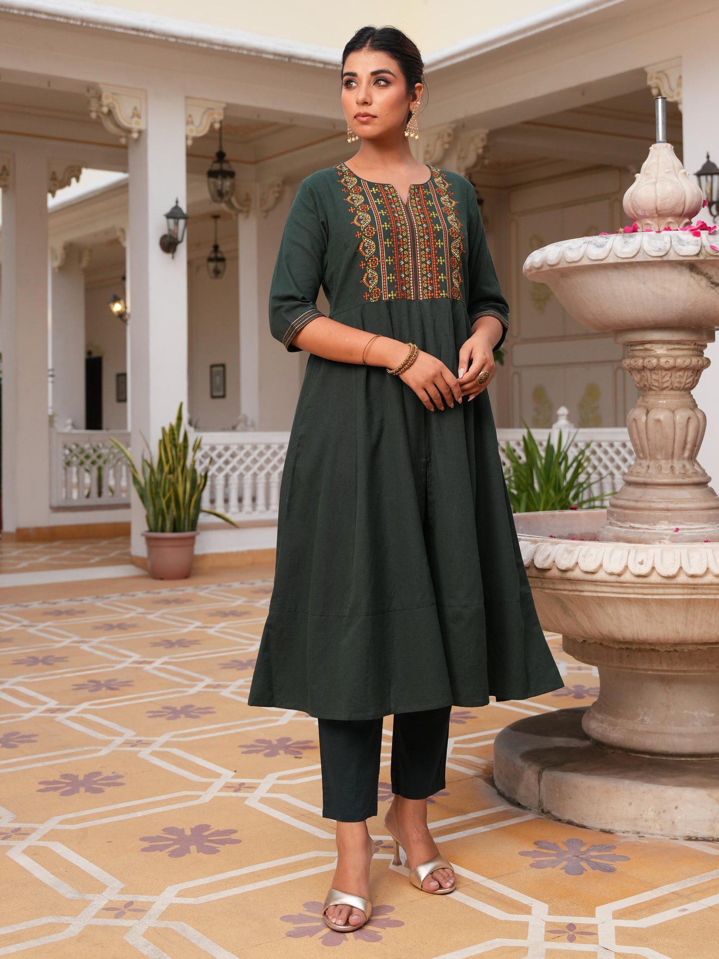 Embroidered Linen Cotton Solid Green Kurta