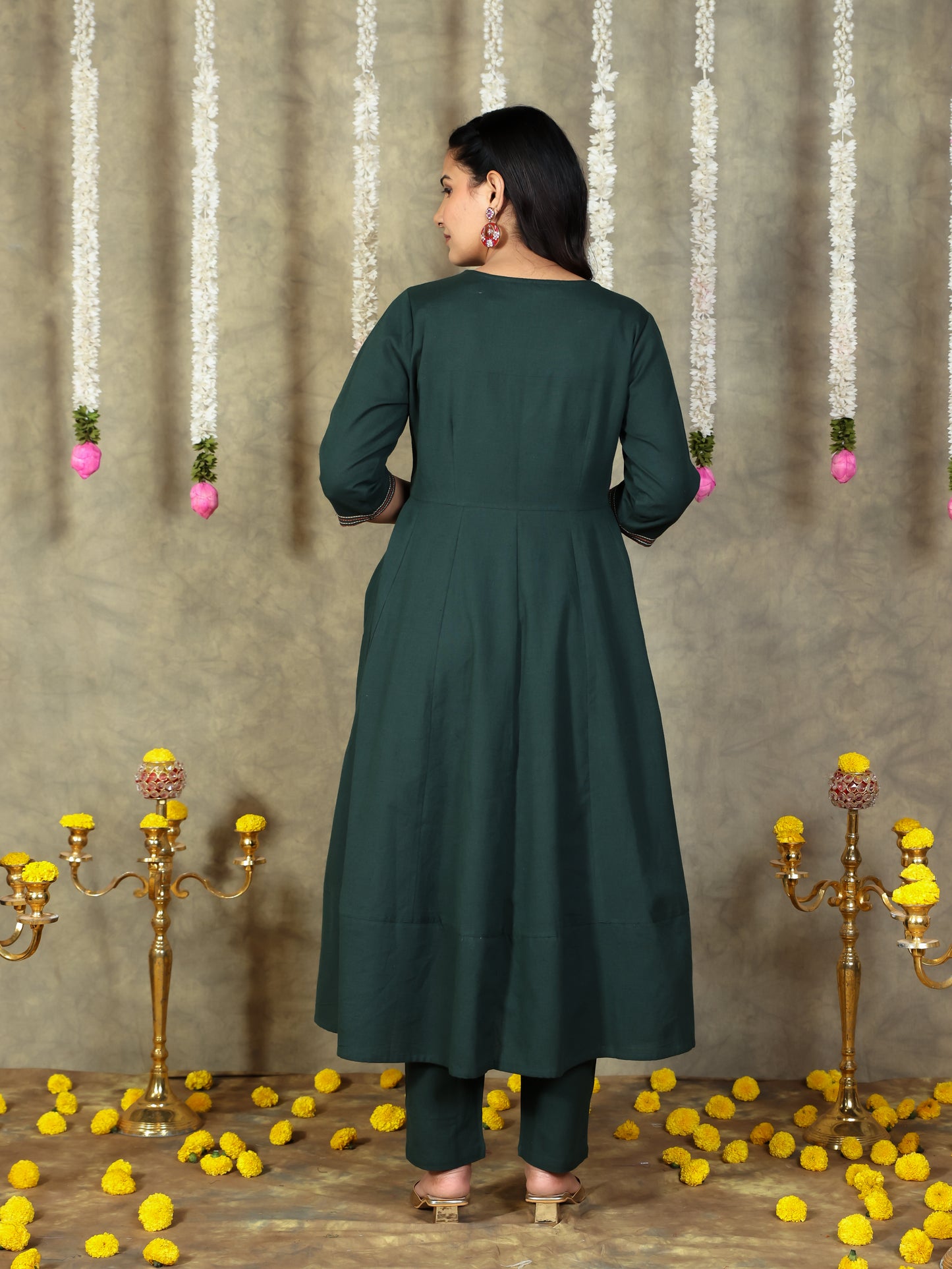 Embroidered Linen Cotton Solid Green Kurta