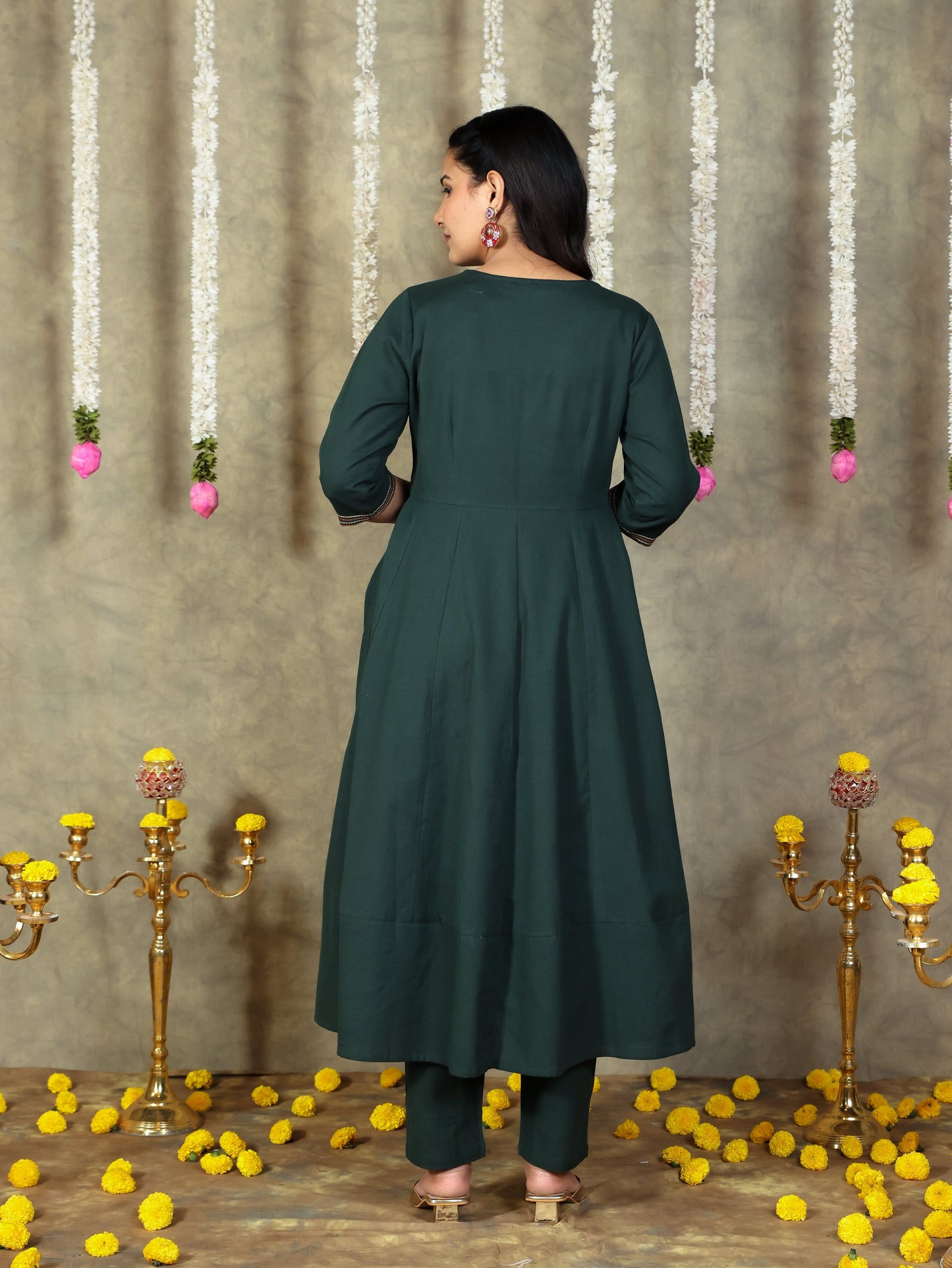 Embroidered Linen Cotton Solid Green Kurta