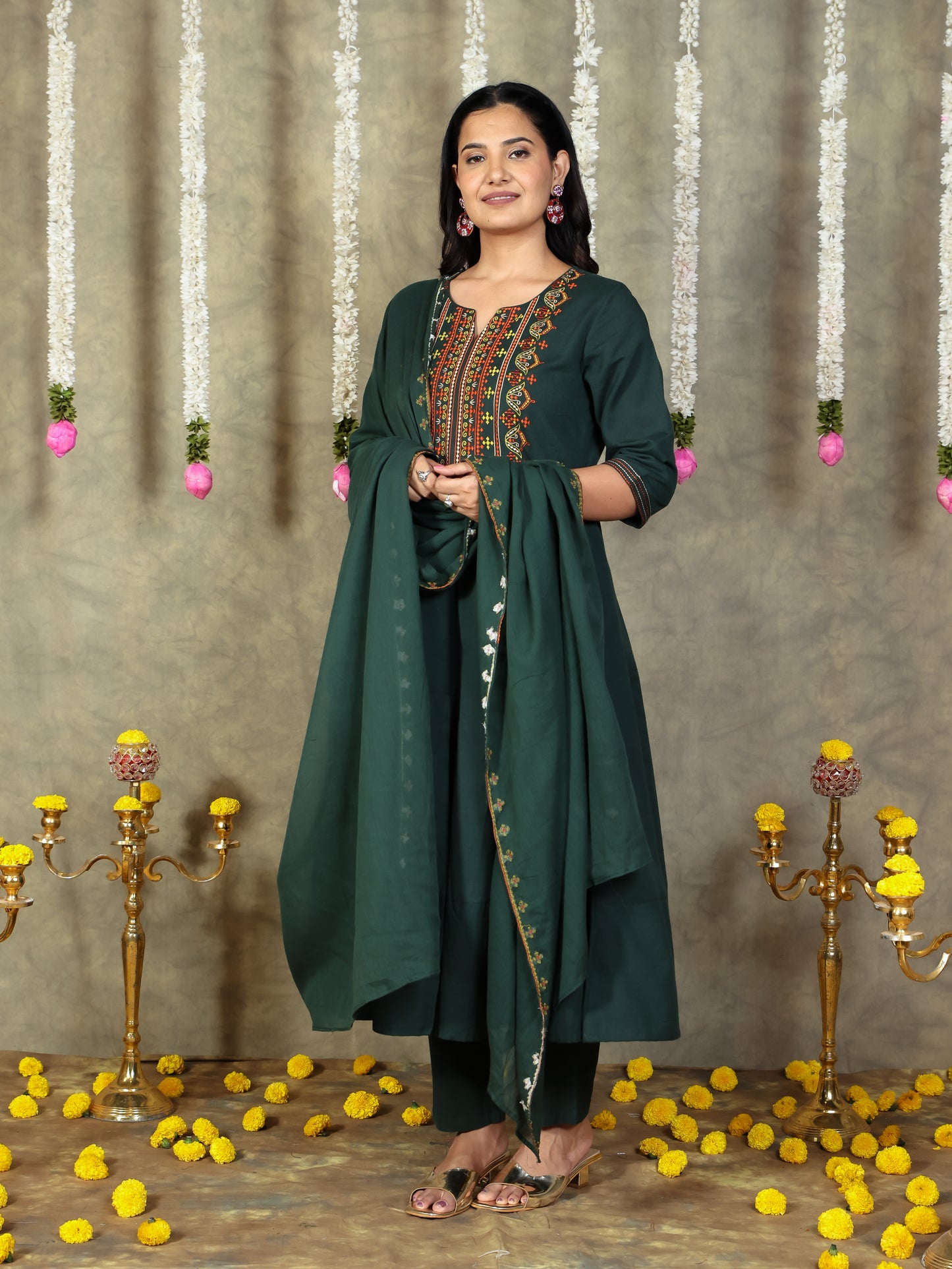 Embroidered Linen Cotton Solid Green Kurta