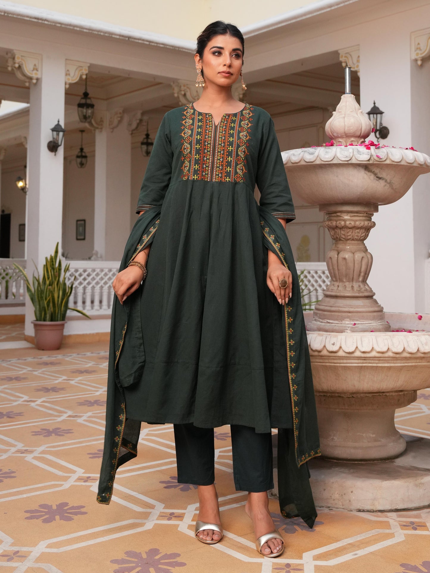 Embroidered Linen Cotton Solid Green Kurta