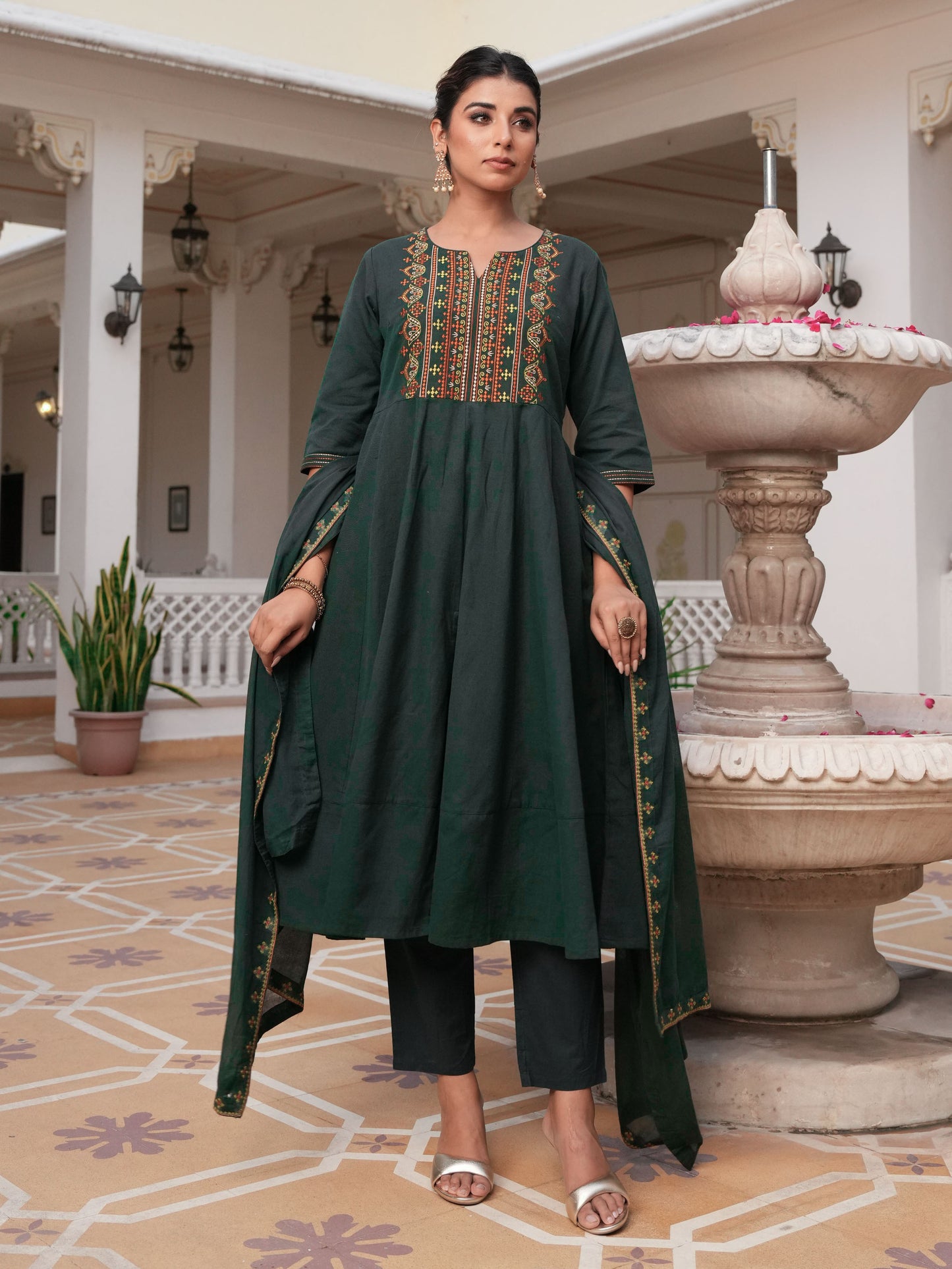 Embroidered Linen Cotton Solid Green Kurta